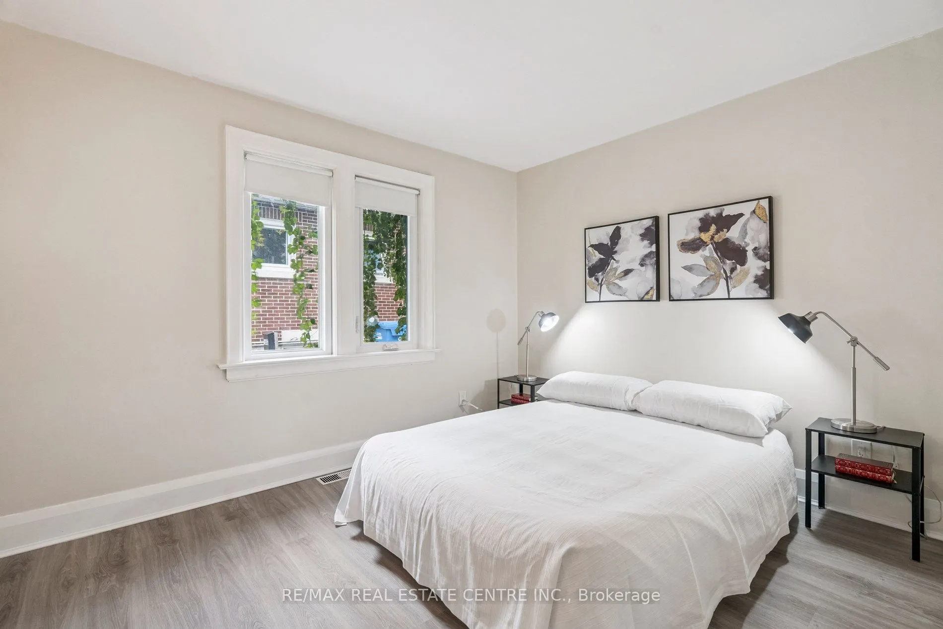 196 Silvercreek Parkway S