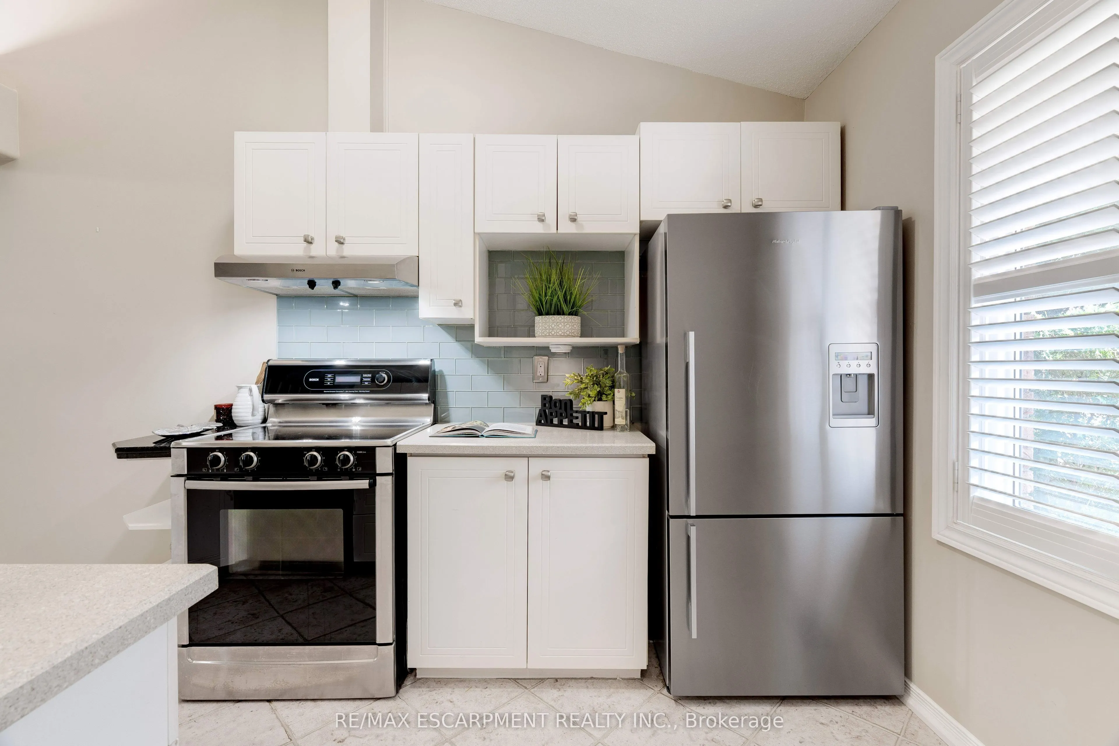 2774 King Street E, #10