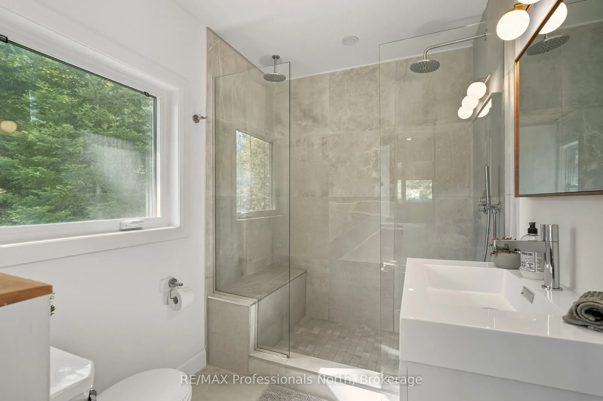 1046 Pine Lake Shores Private Road