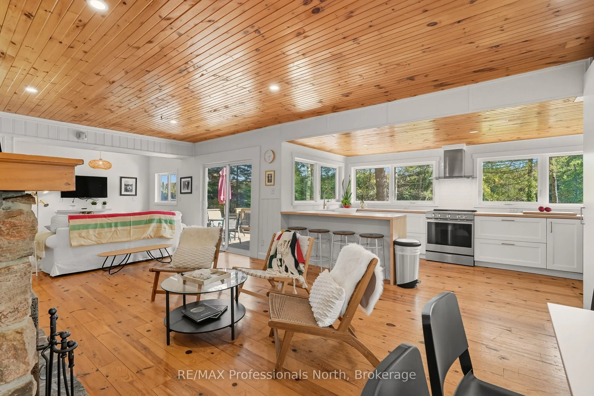 1046 Pine Lake Shores Private Road