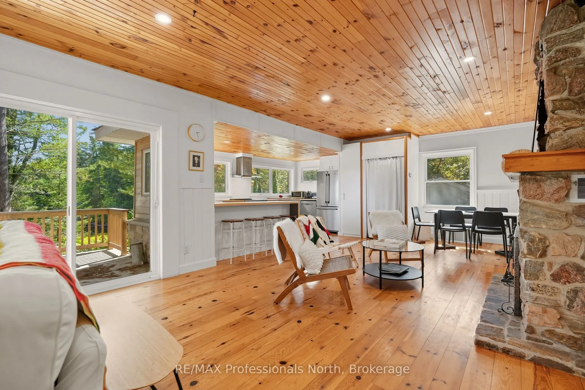 1046 Pine Lake Shores Private Road