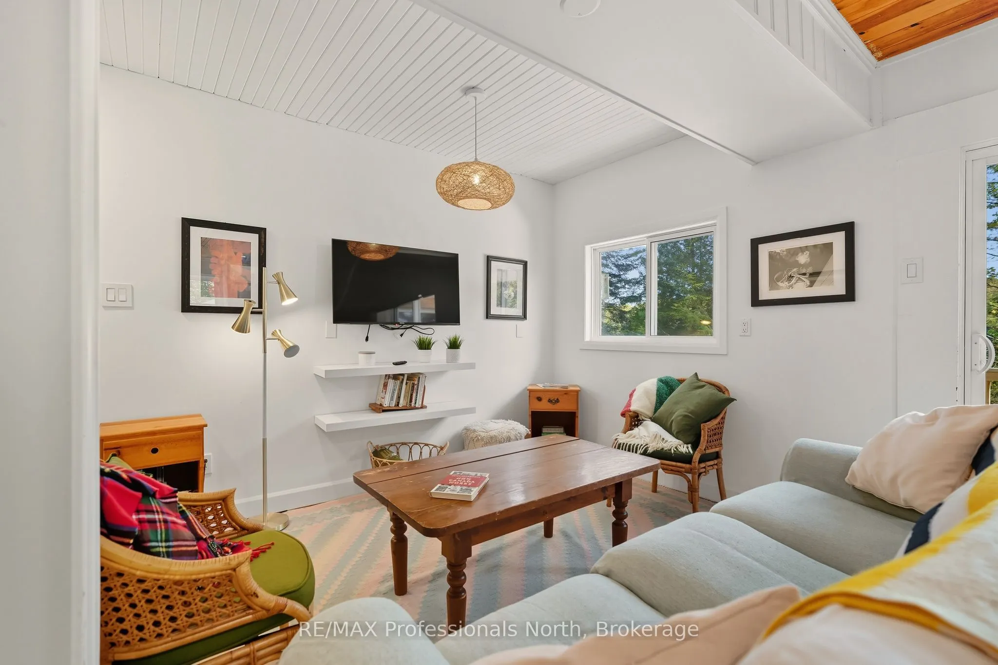 1046 Pine Lake Shores Private Road