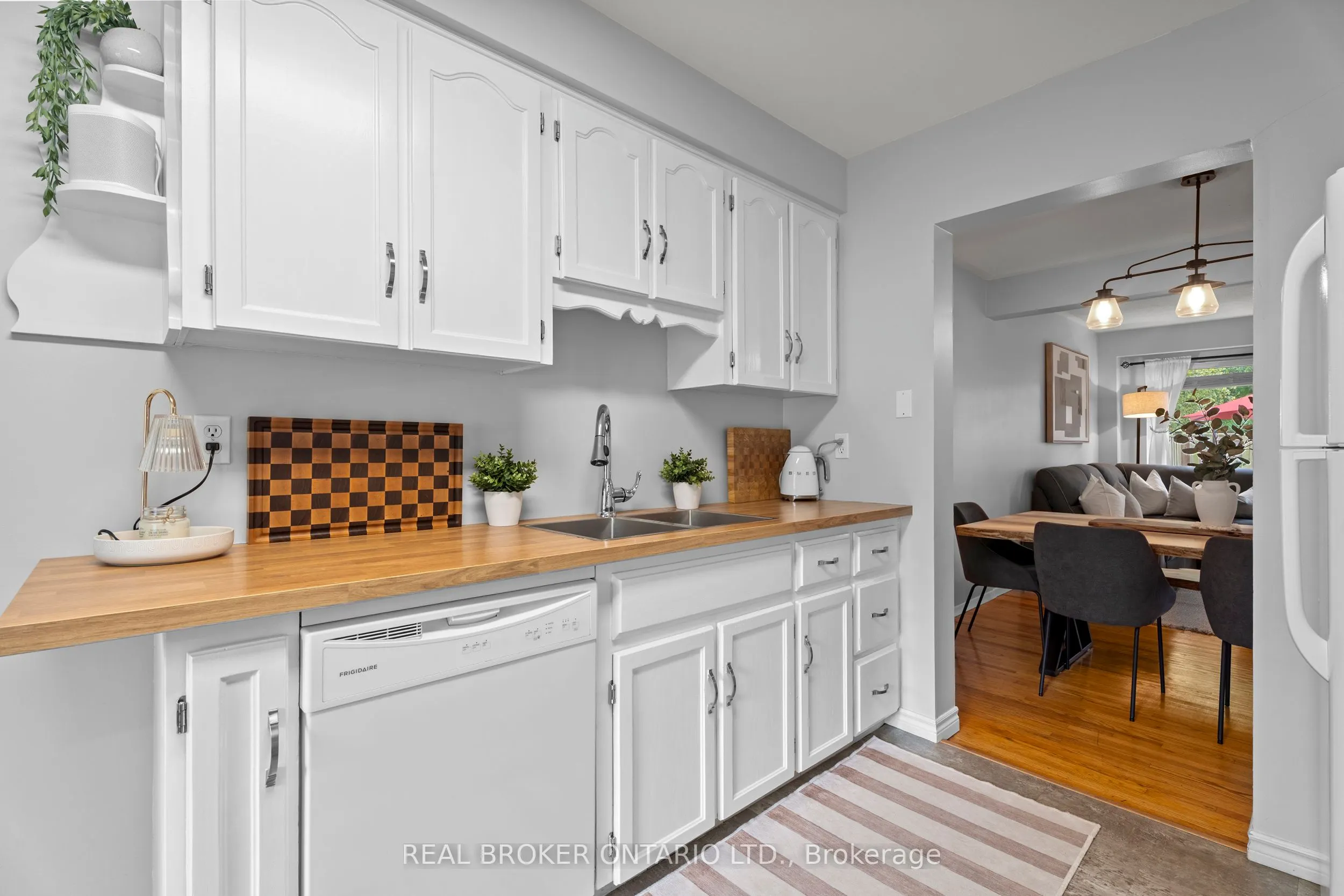 121 Bagot Street, #2