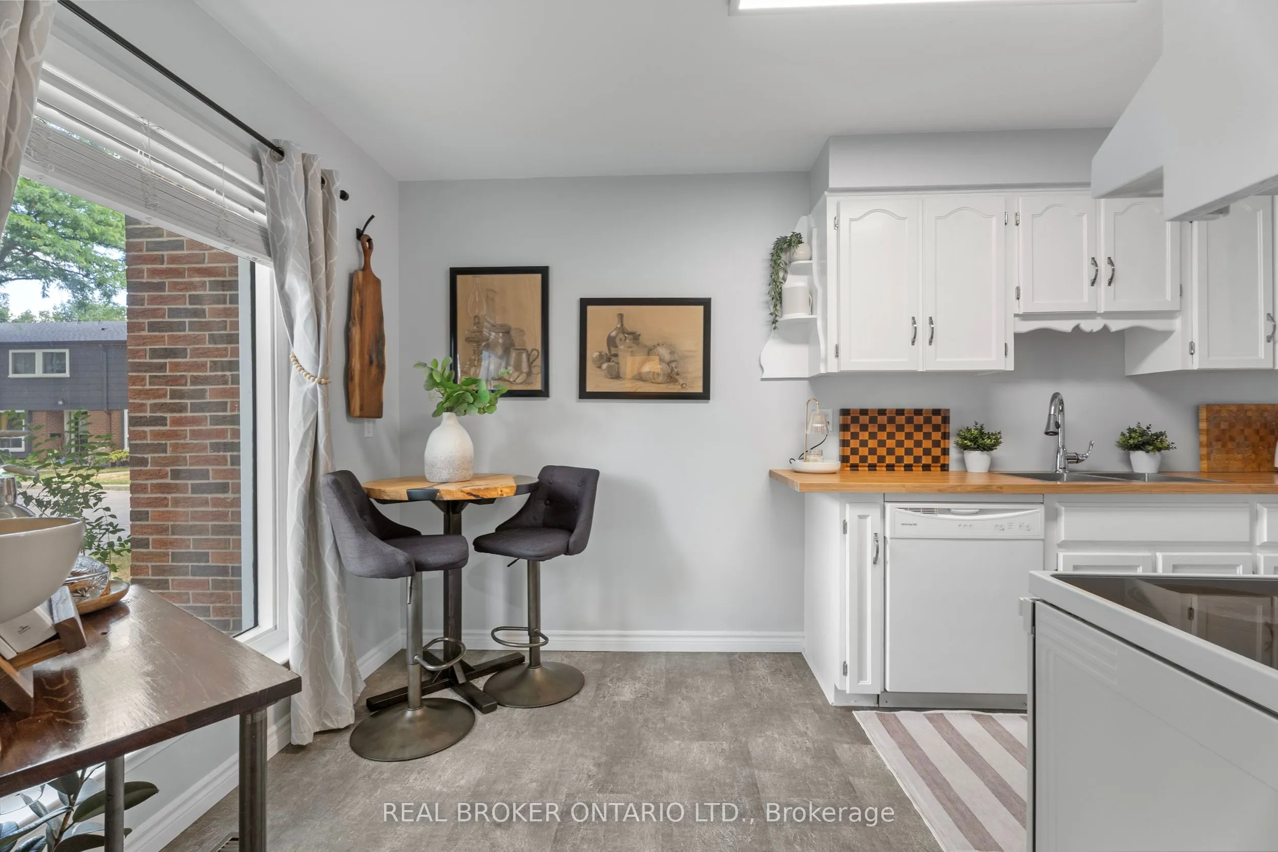 121 Bagot Street, #2