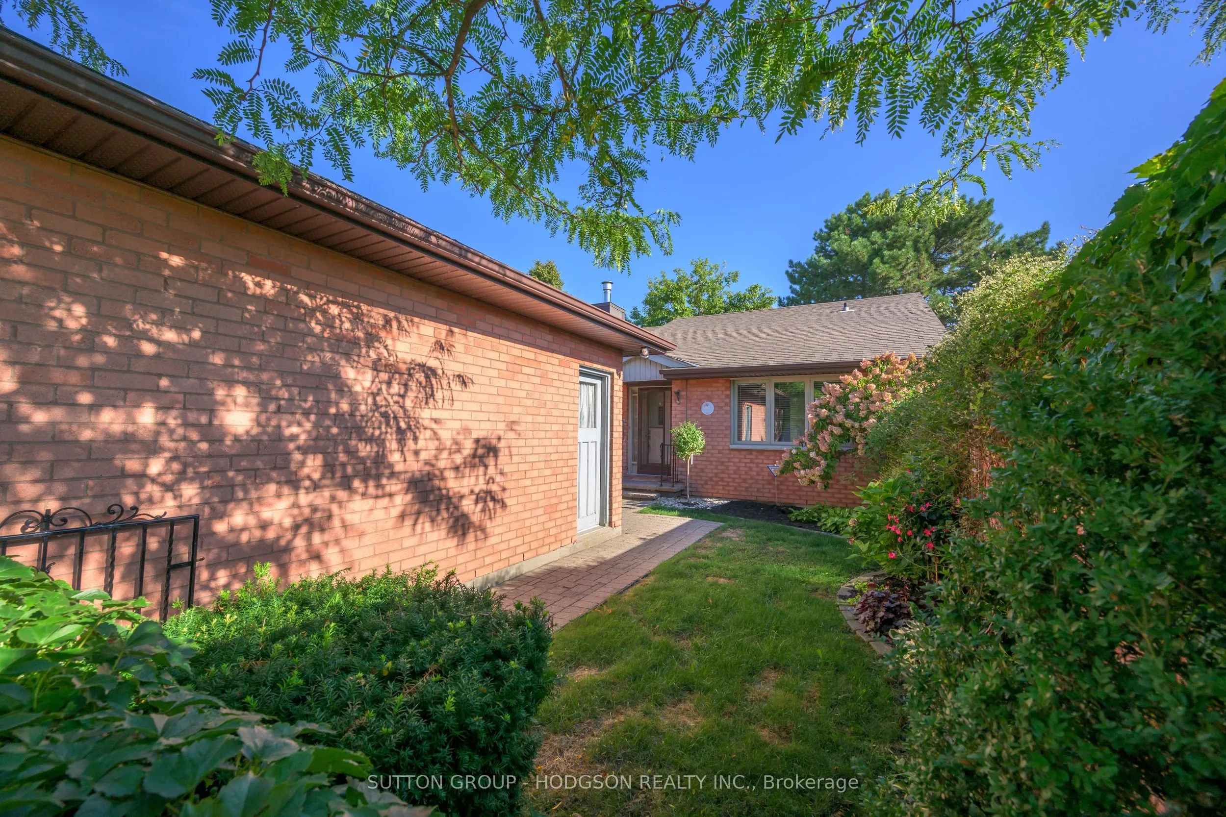 55 Fiddlers Green Road, #40