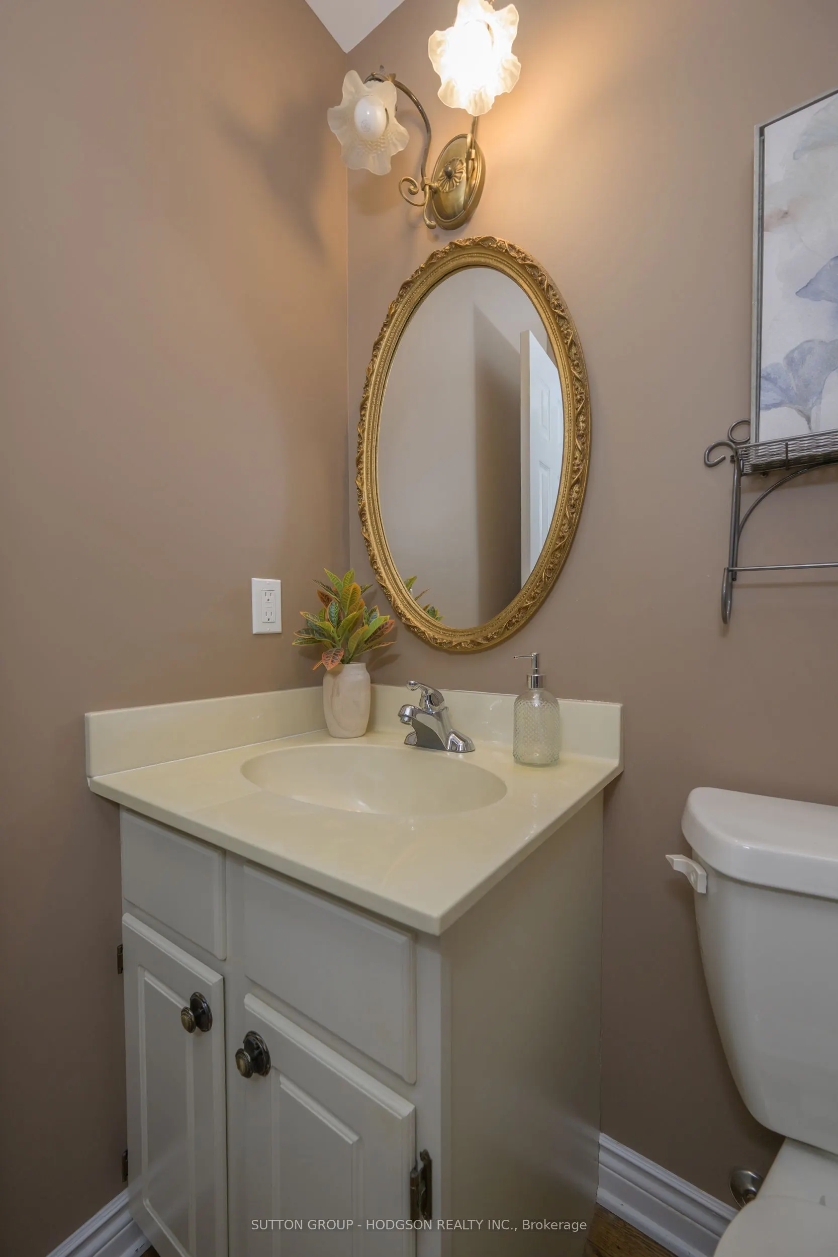 55 Fiddlers Green Road, #40