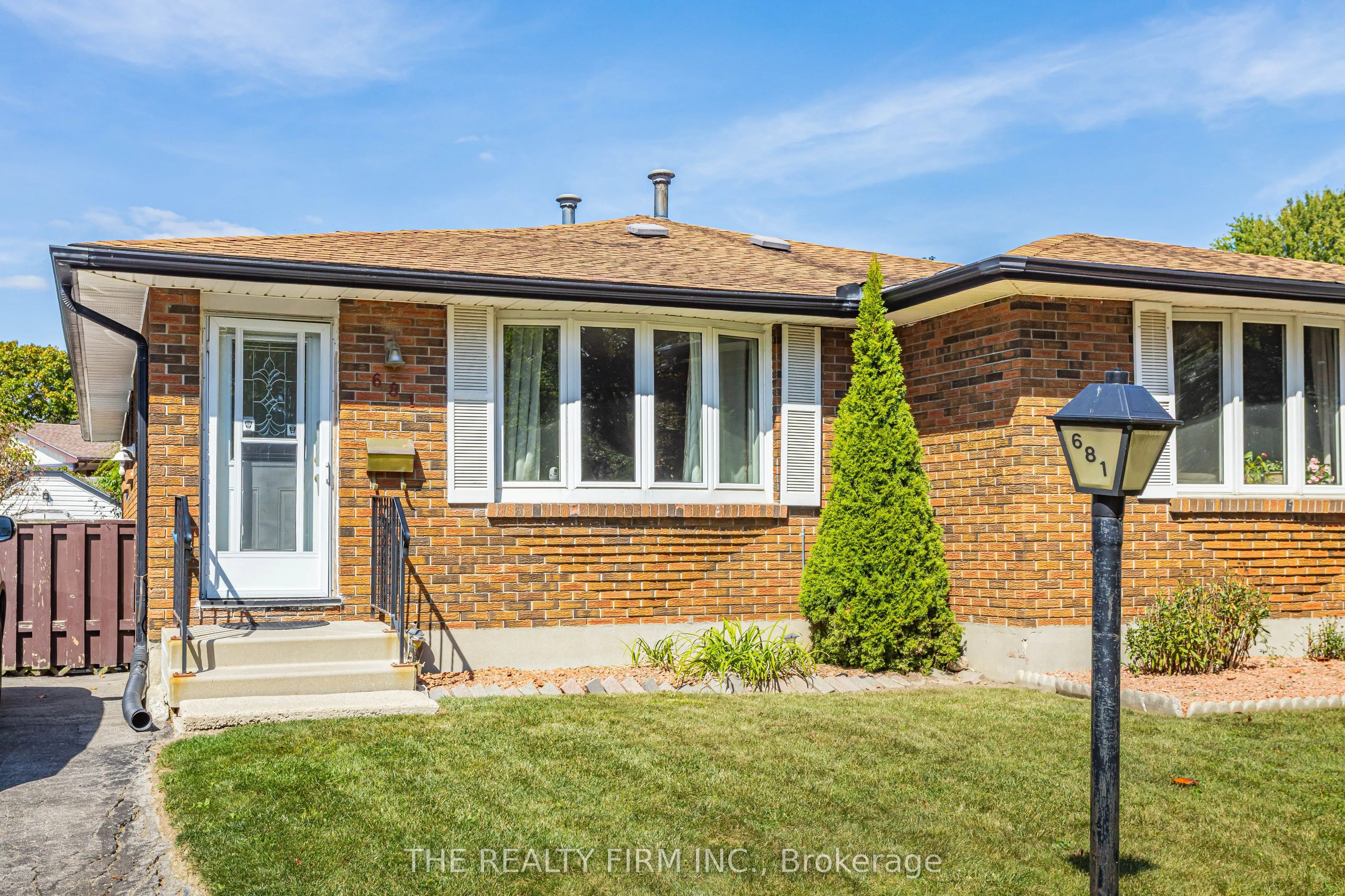 681 Ladybrook Crescent
