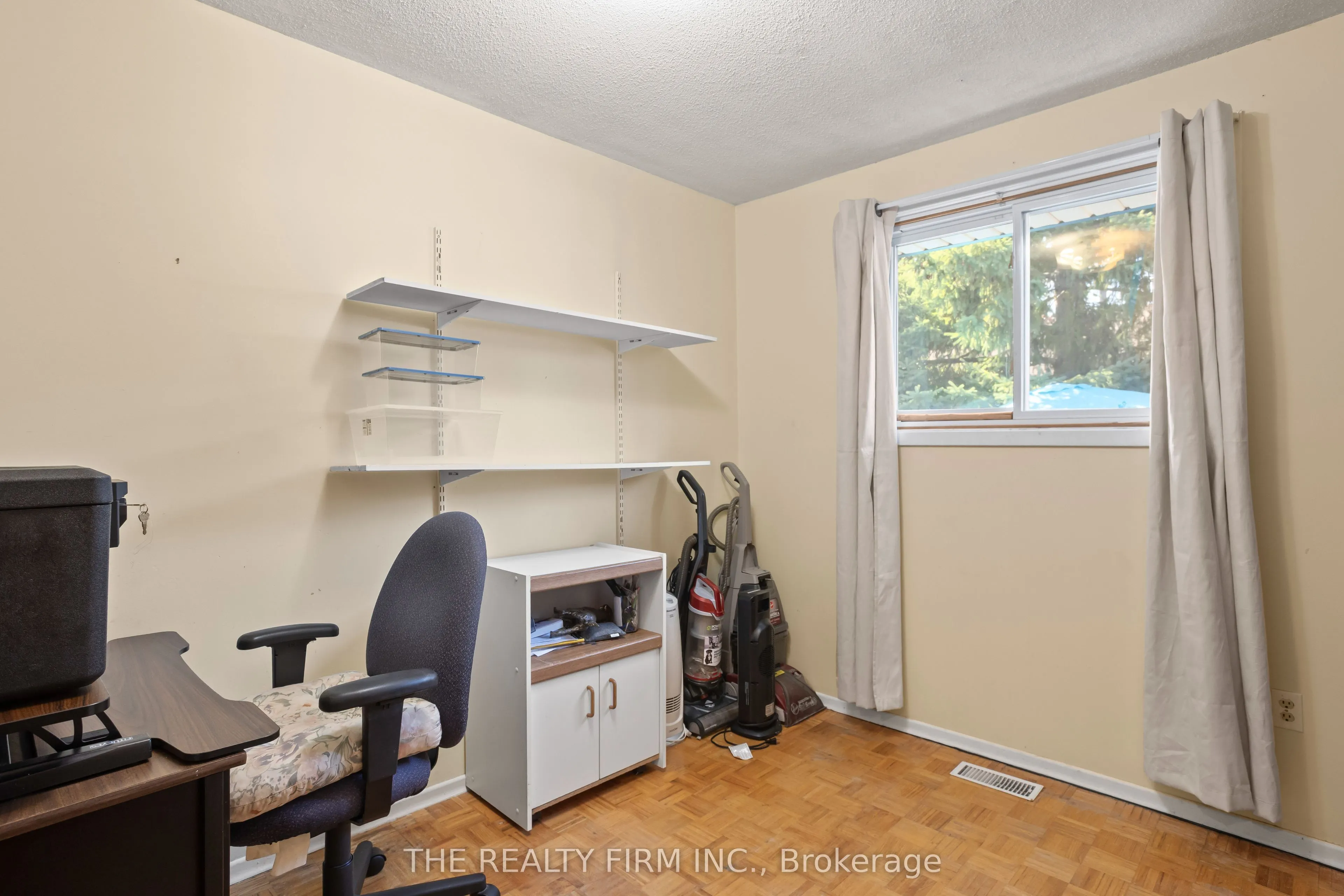 681 Ladybrook Crescent