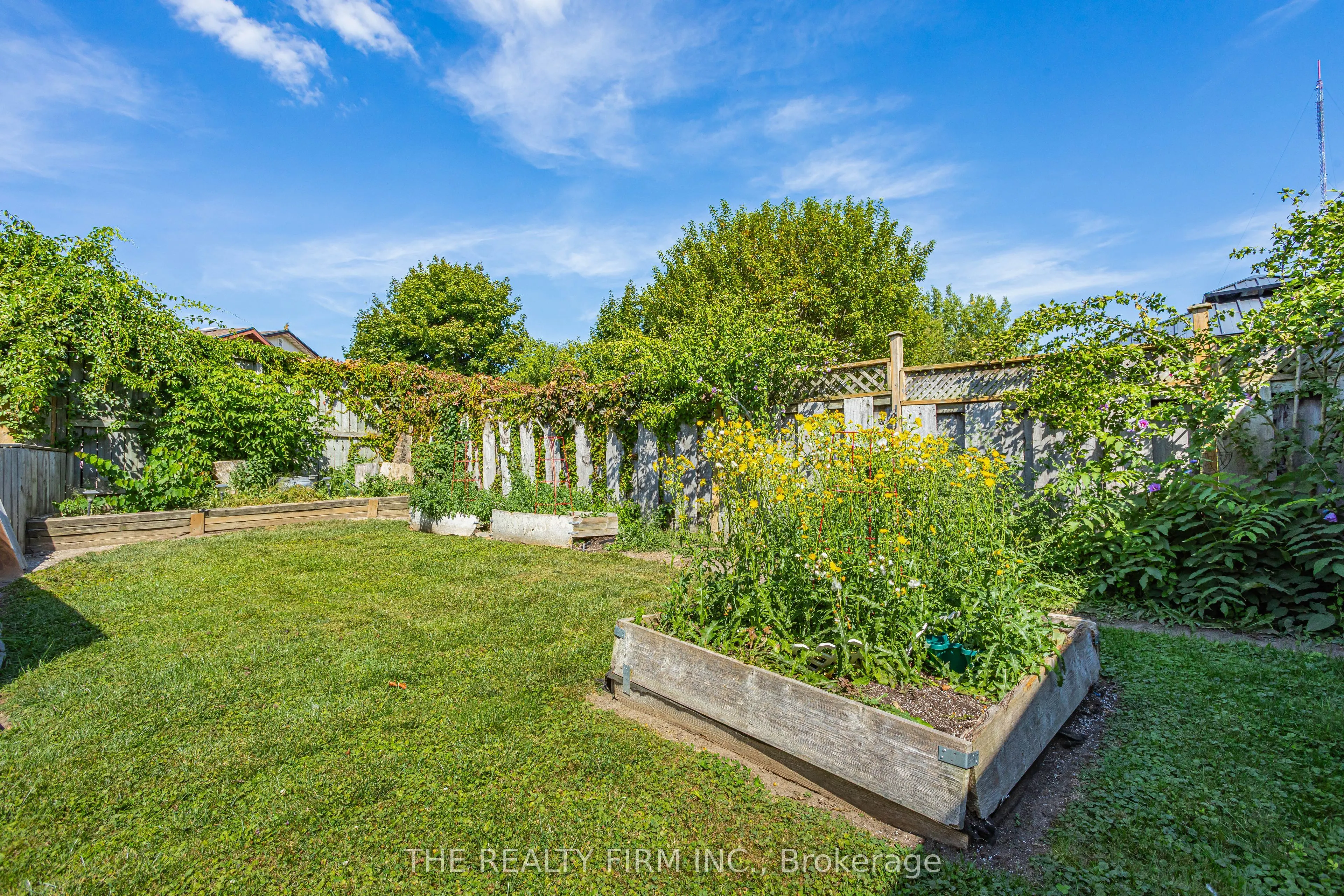 681 Ladybrook Crescent