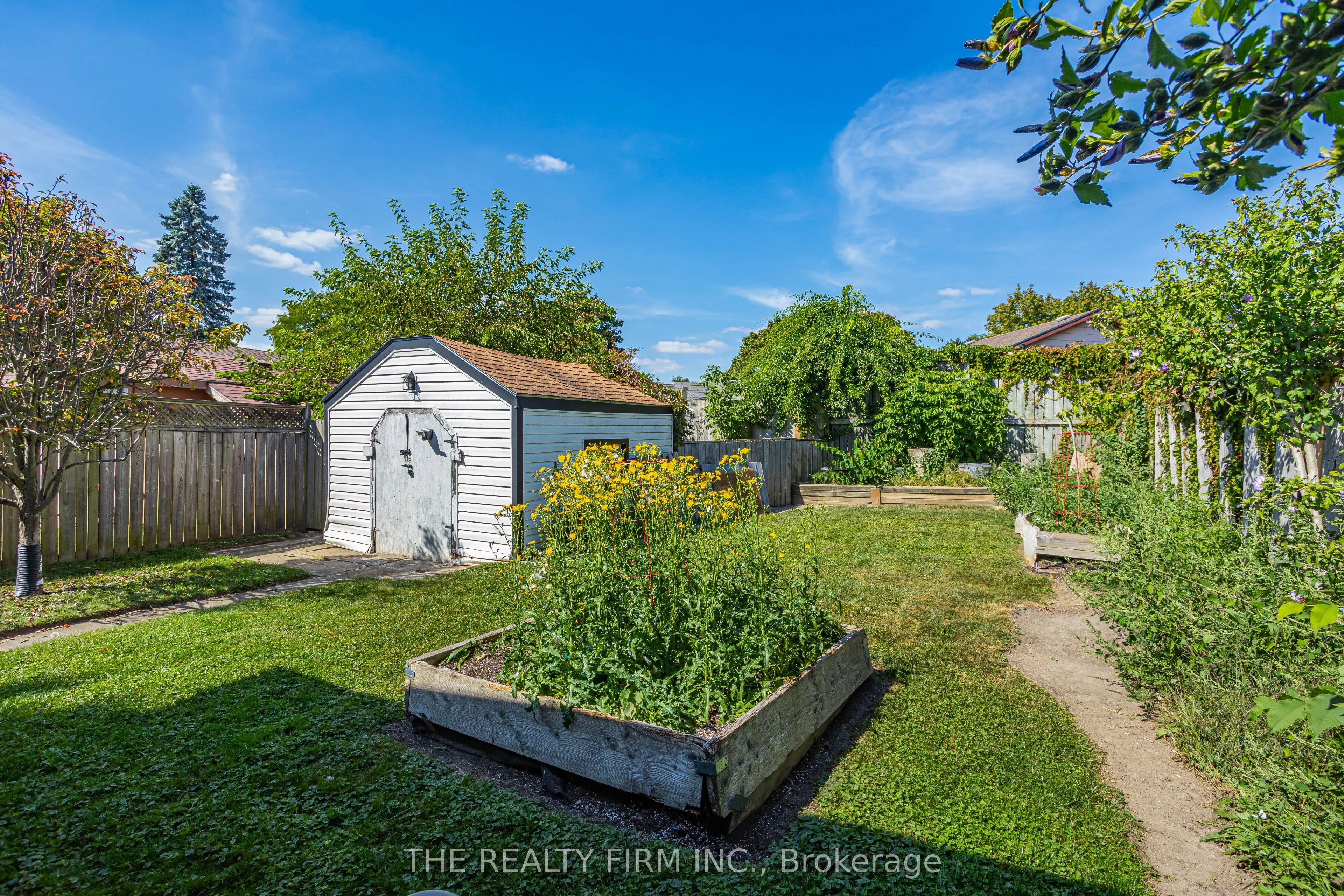 681 Ladybrook Crescent
