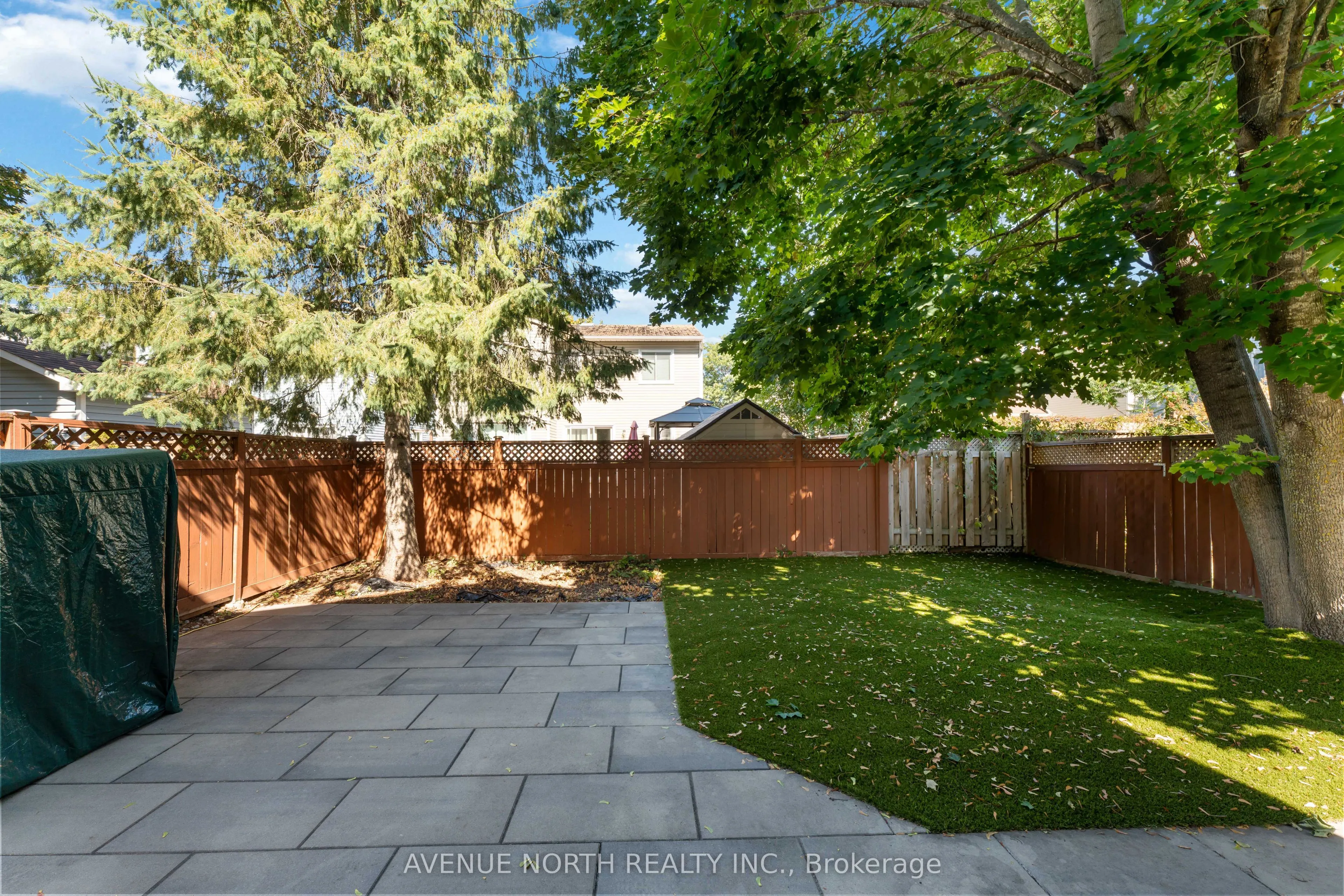 33 SARRAZIN Way