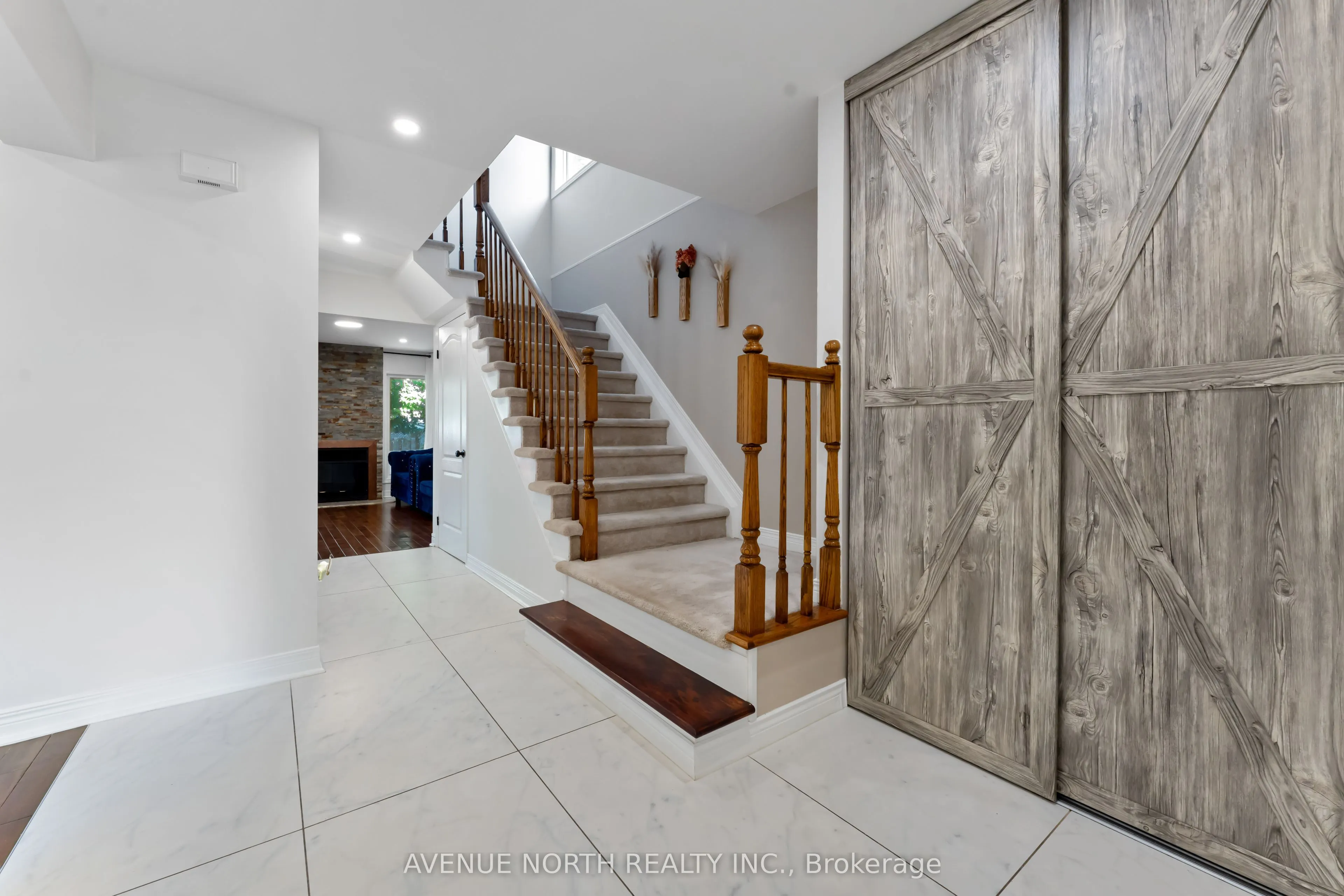 33 SARRAZIN Way