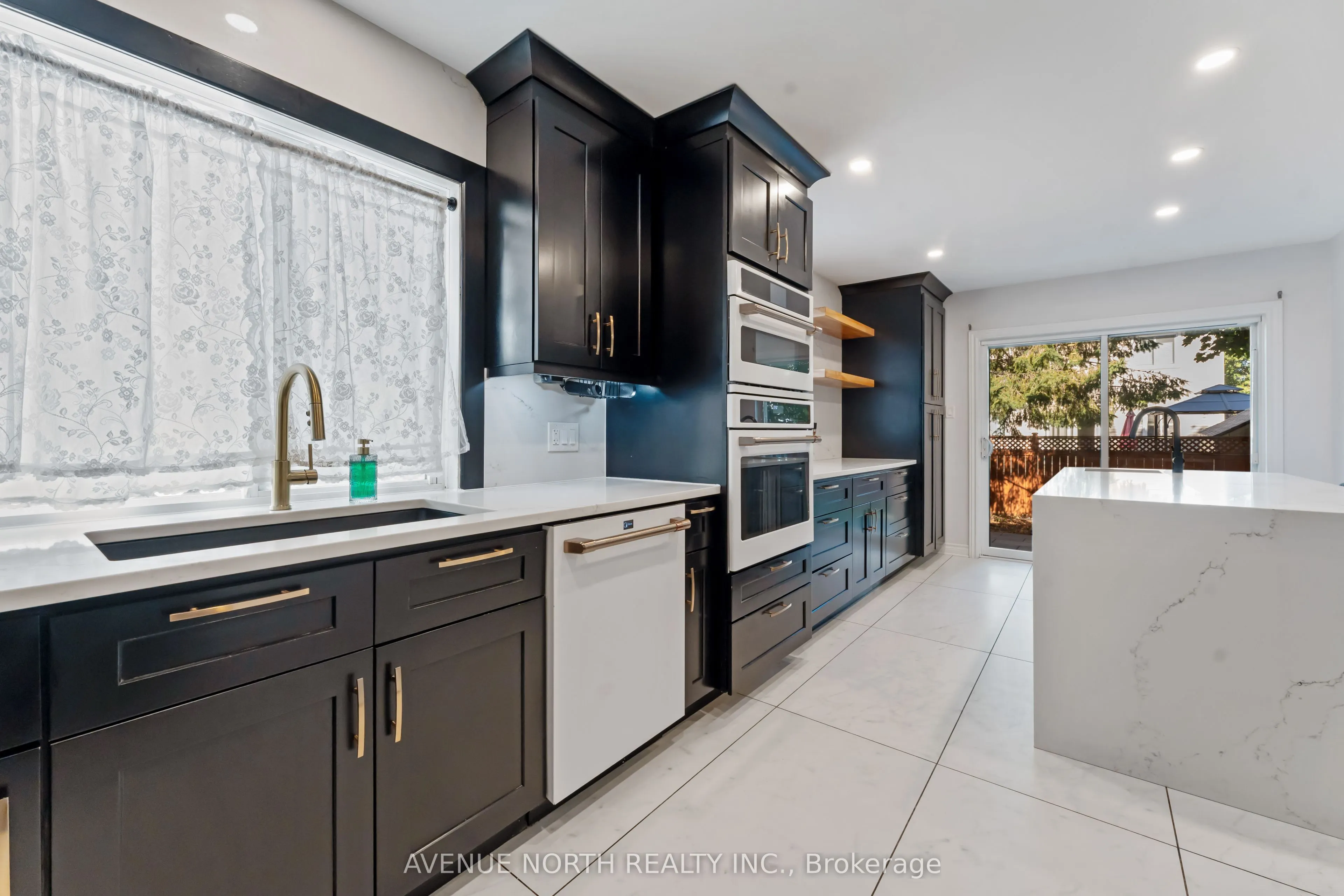 33 SARRAZIN Way