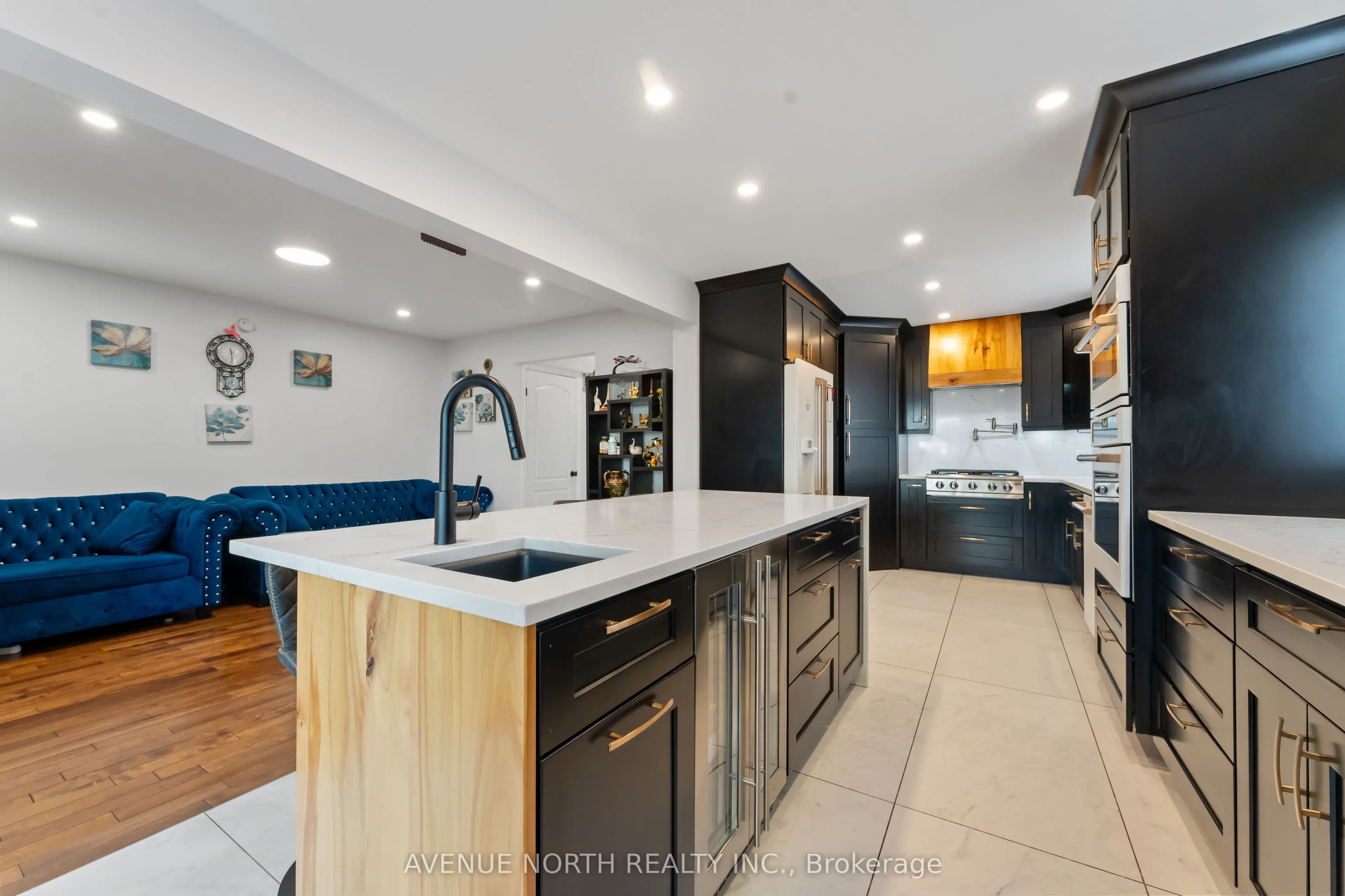 33 SARRAZIN Way