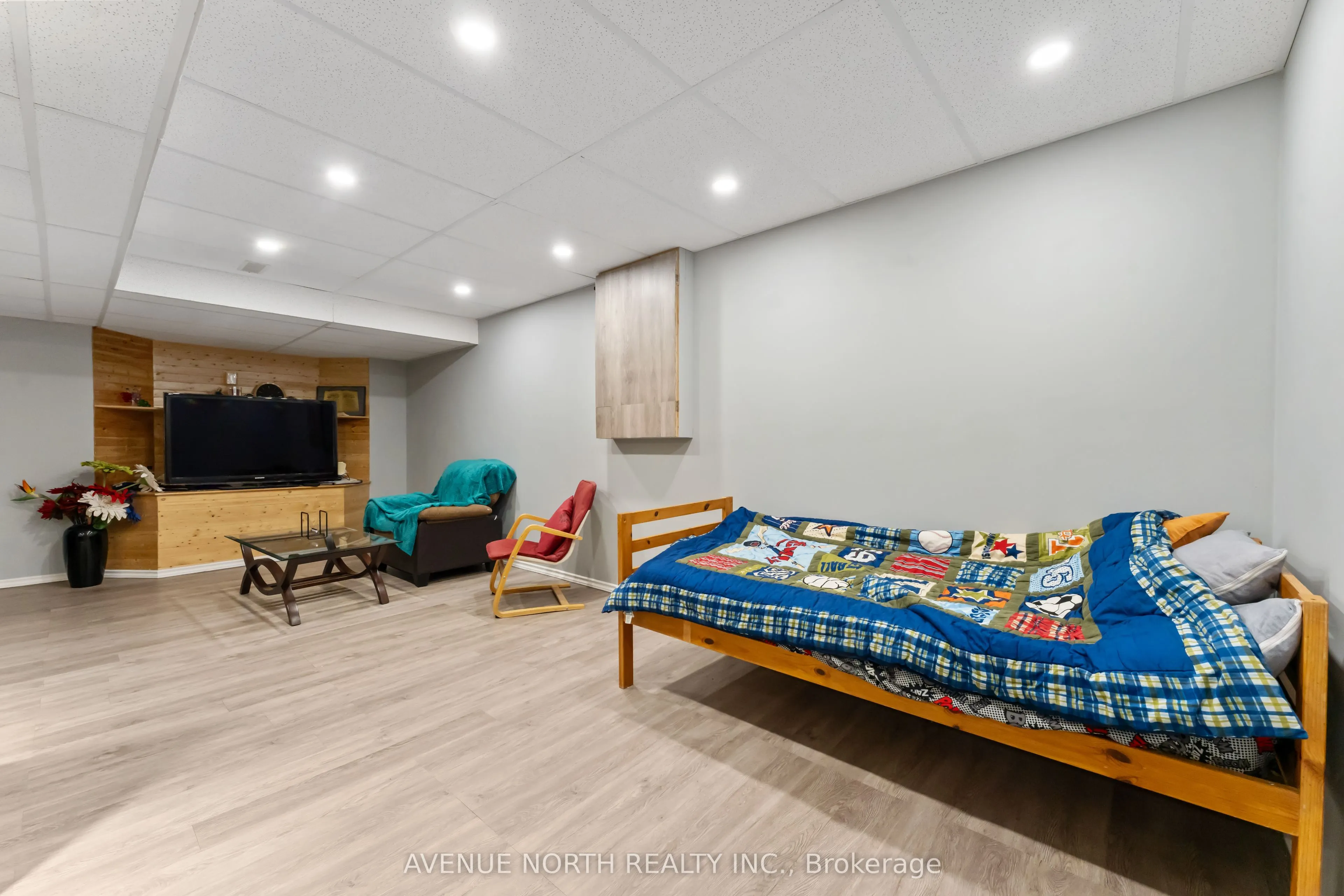 33 SARRAZIN Way