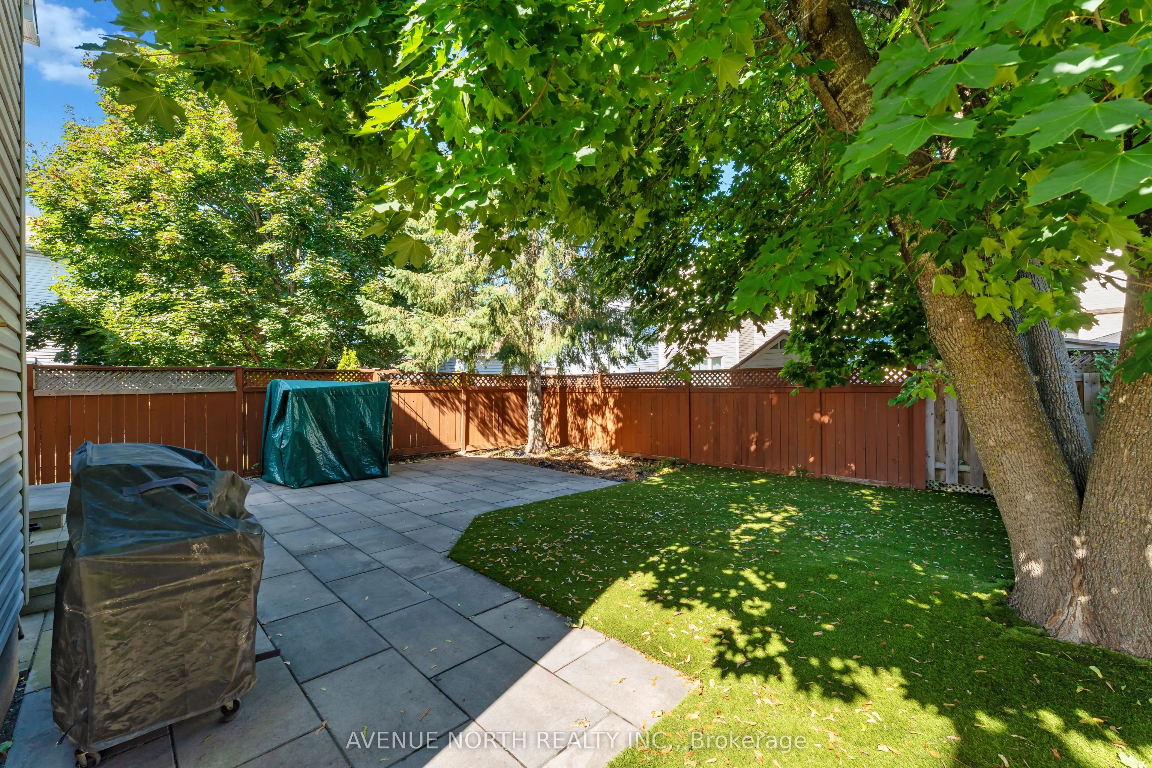 33 SARRAZIN Way