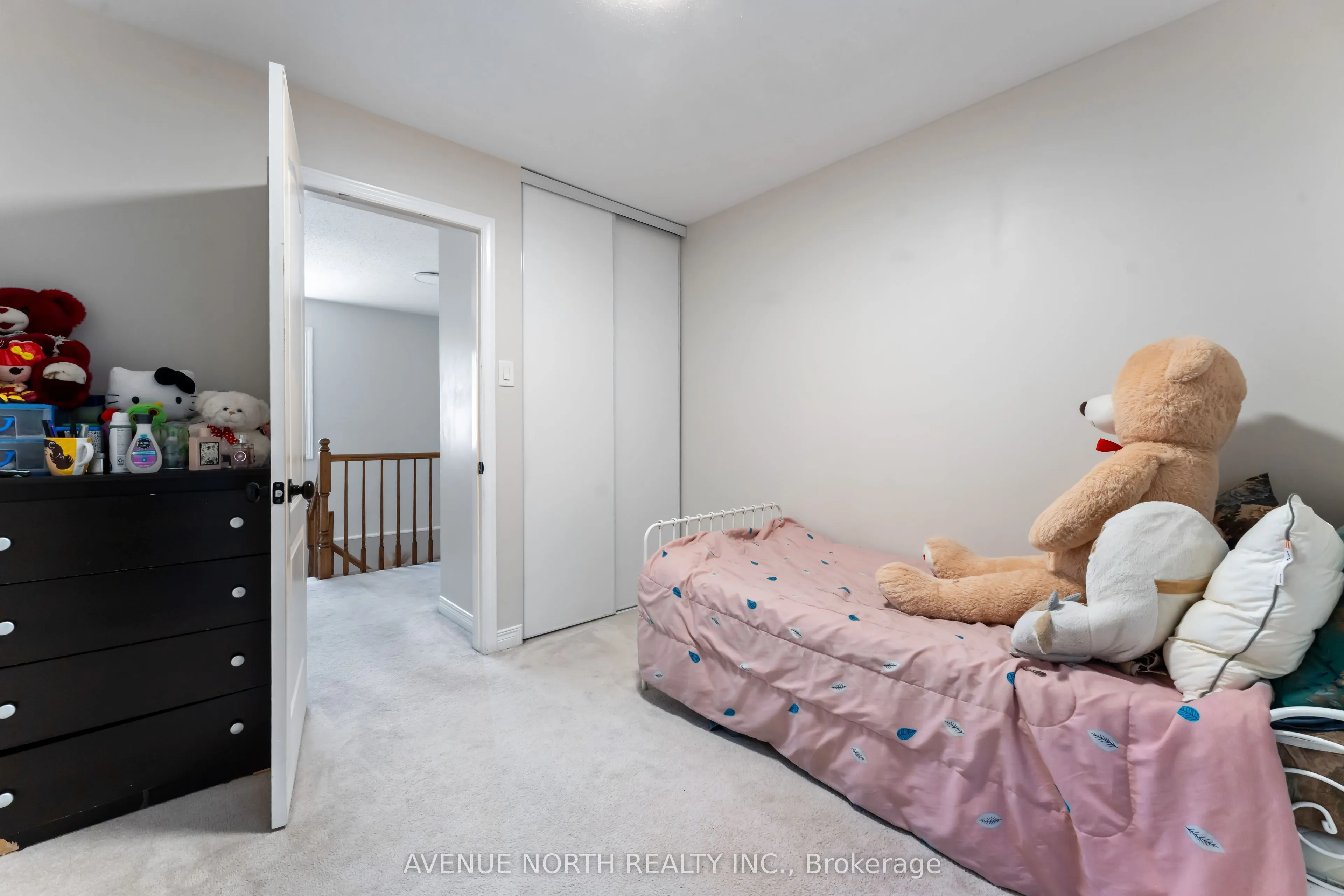 33 SARRAZIN Way