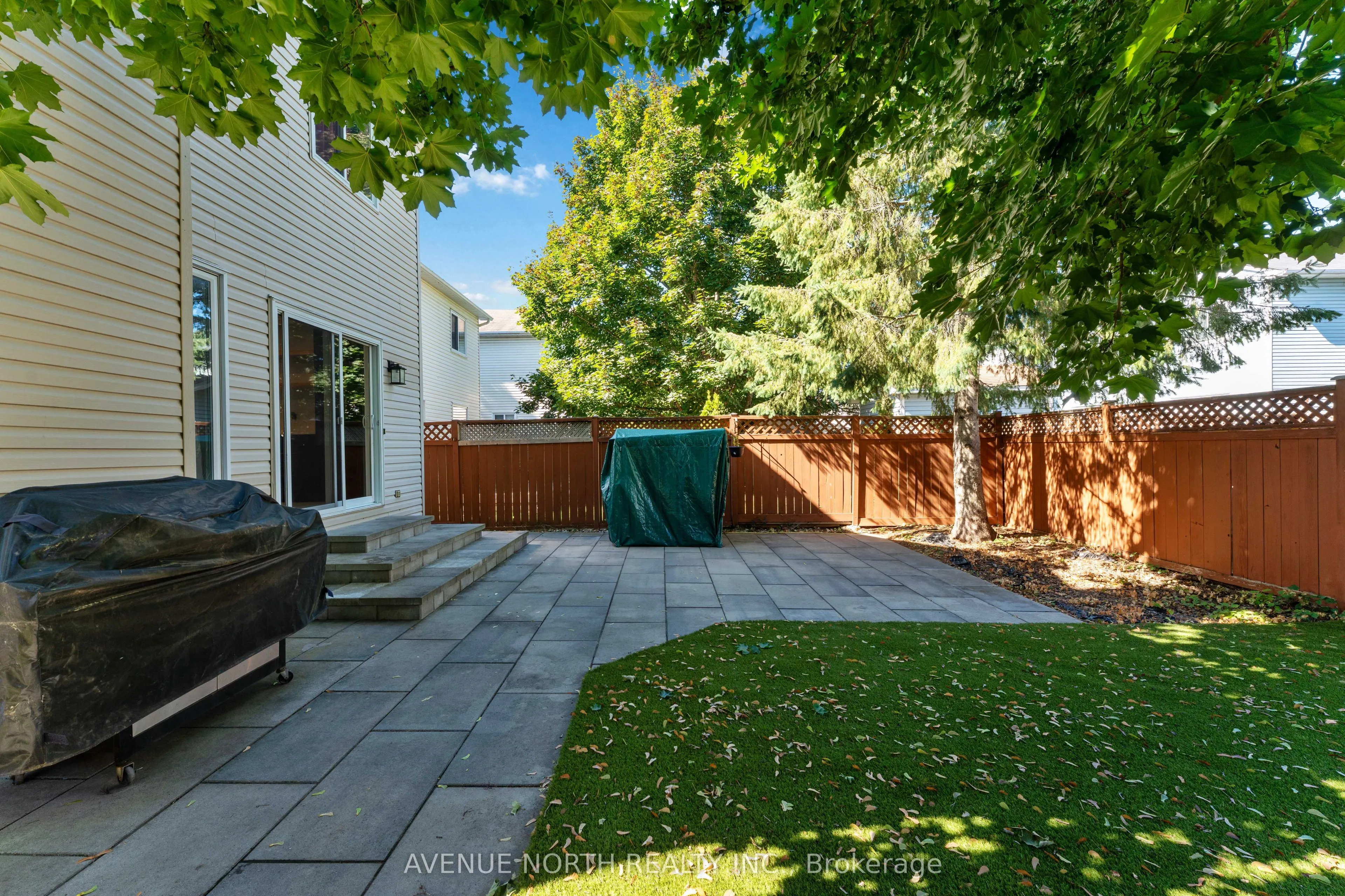 33 SARRAZIN Way