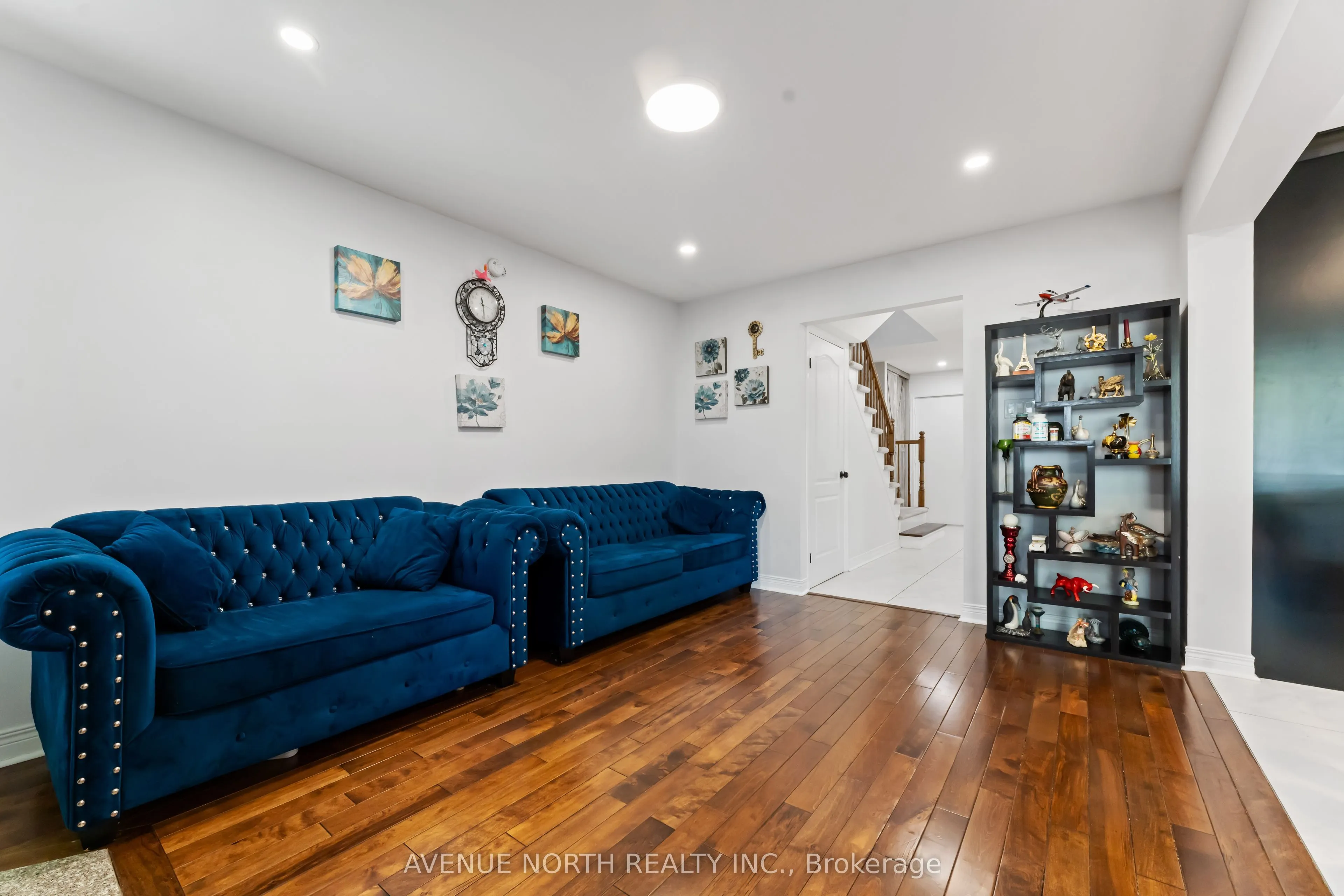 33 SARRAZIN Way