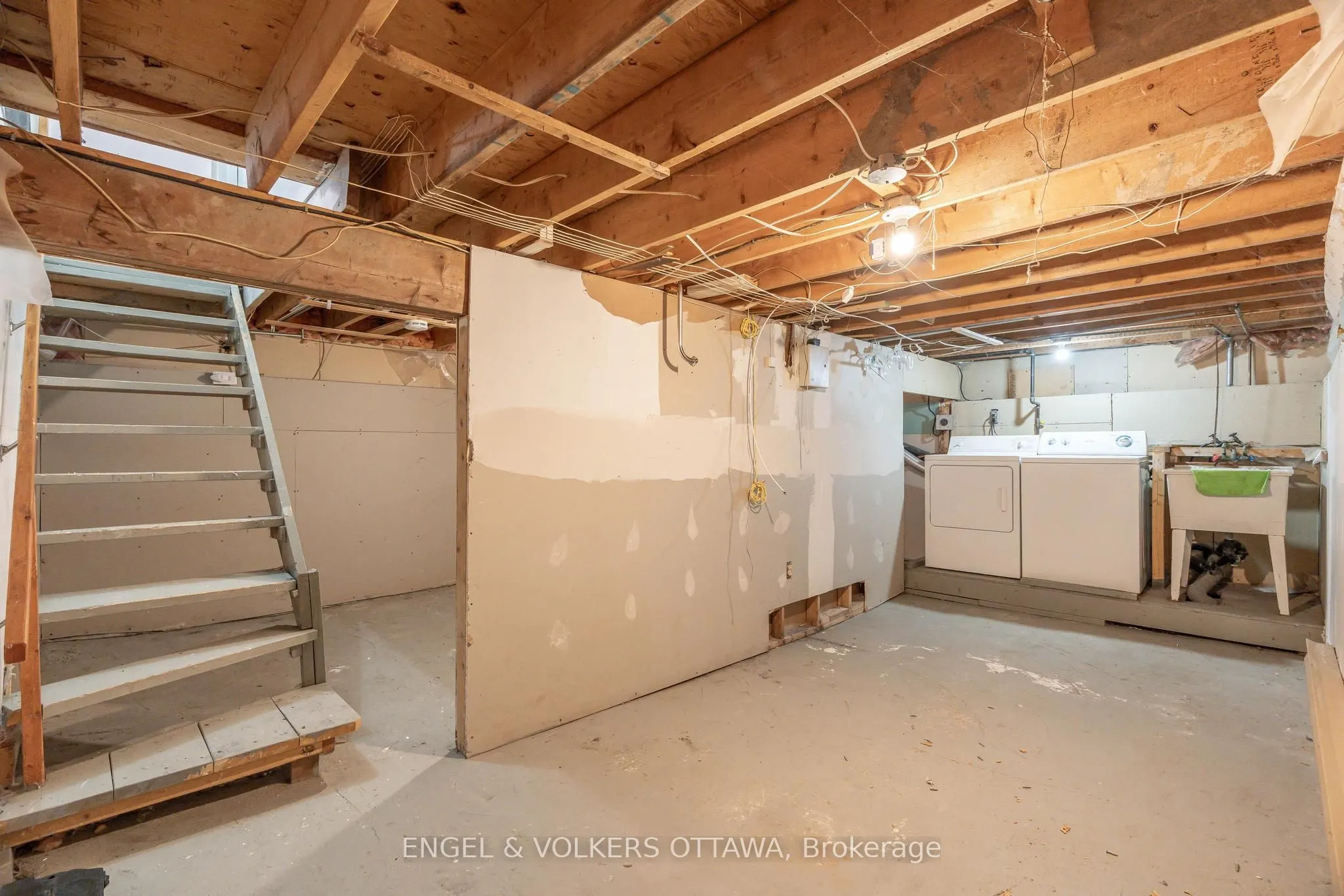 467 Edgeworth Avenue