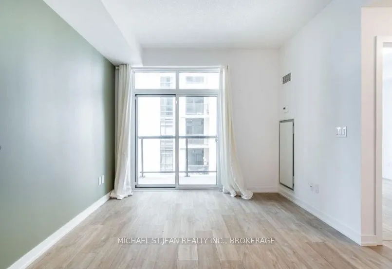 81 Robinson Street, #503
