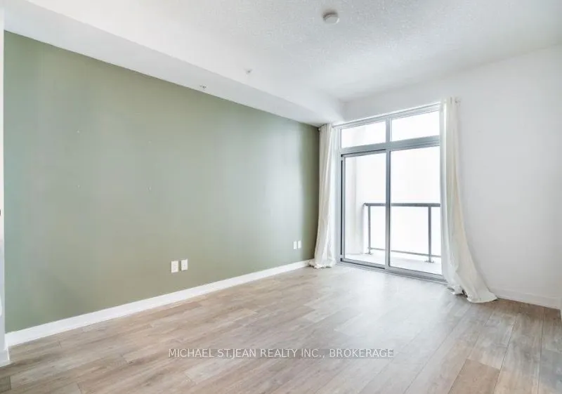81 Robinson Street, #503