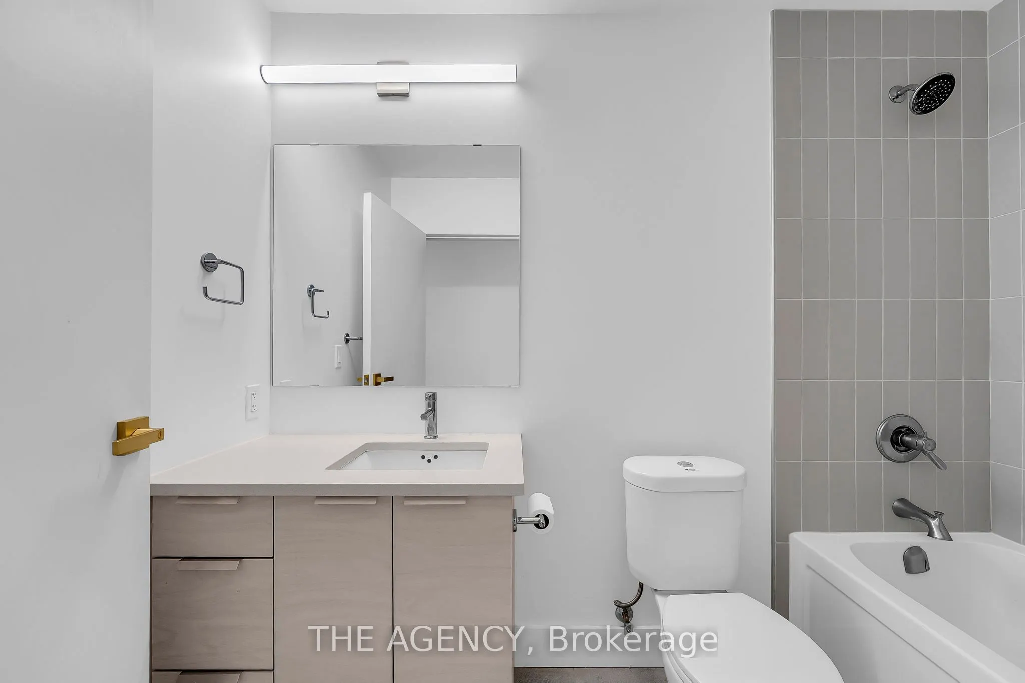 120 HURON Street, #221