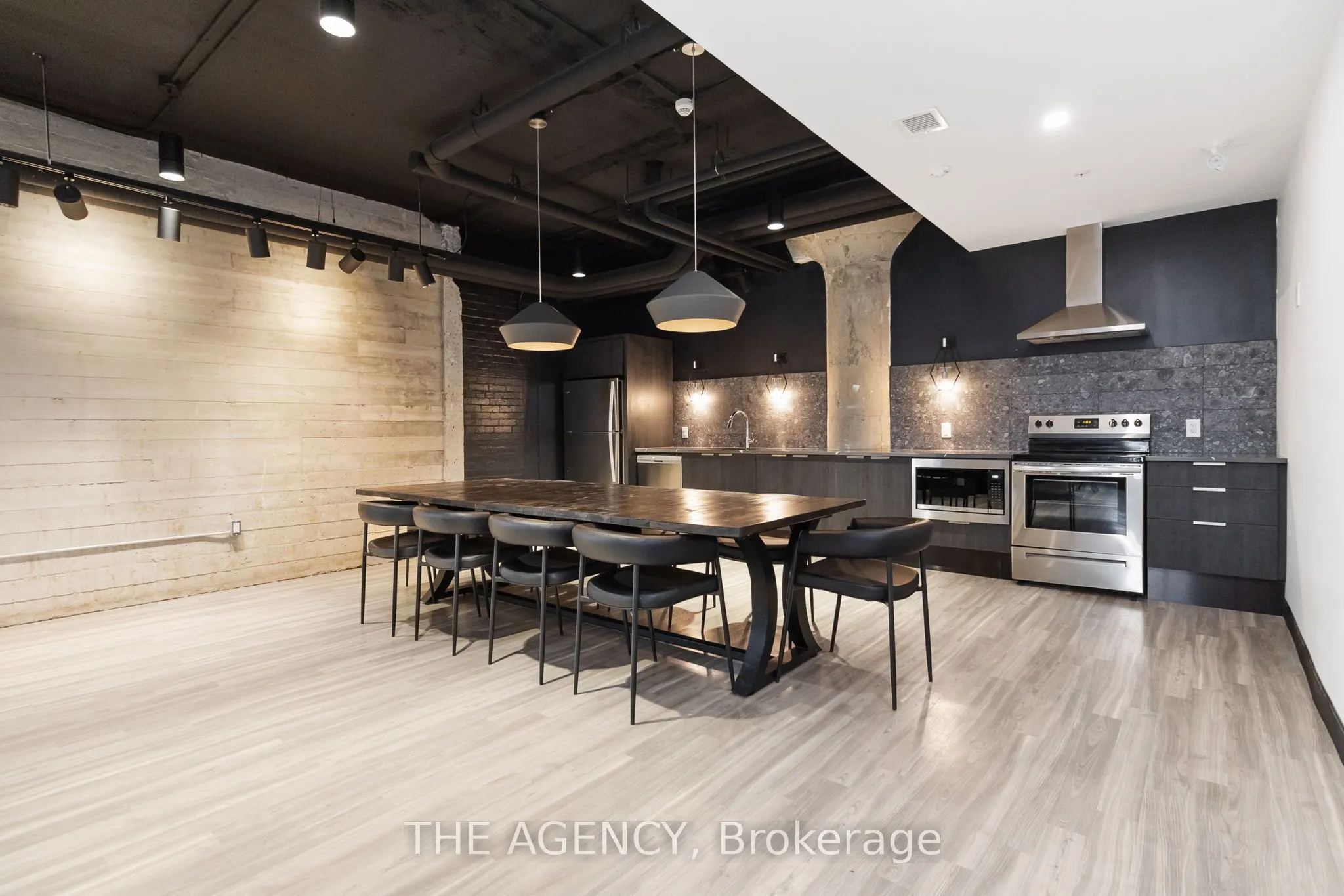 120 HURON Street, #221