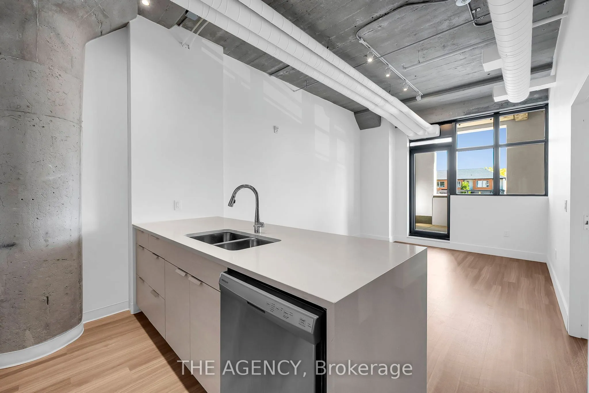 120 HURON Street, #221