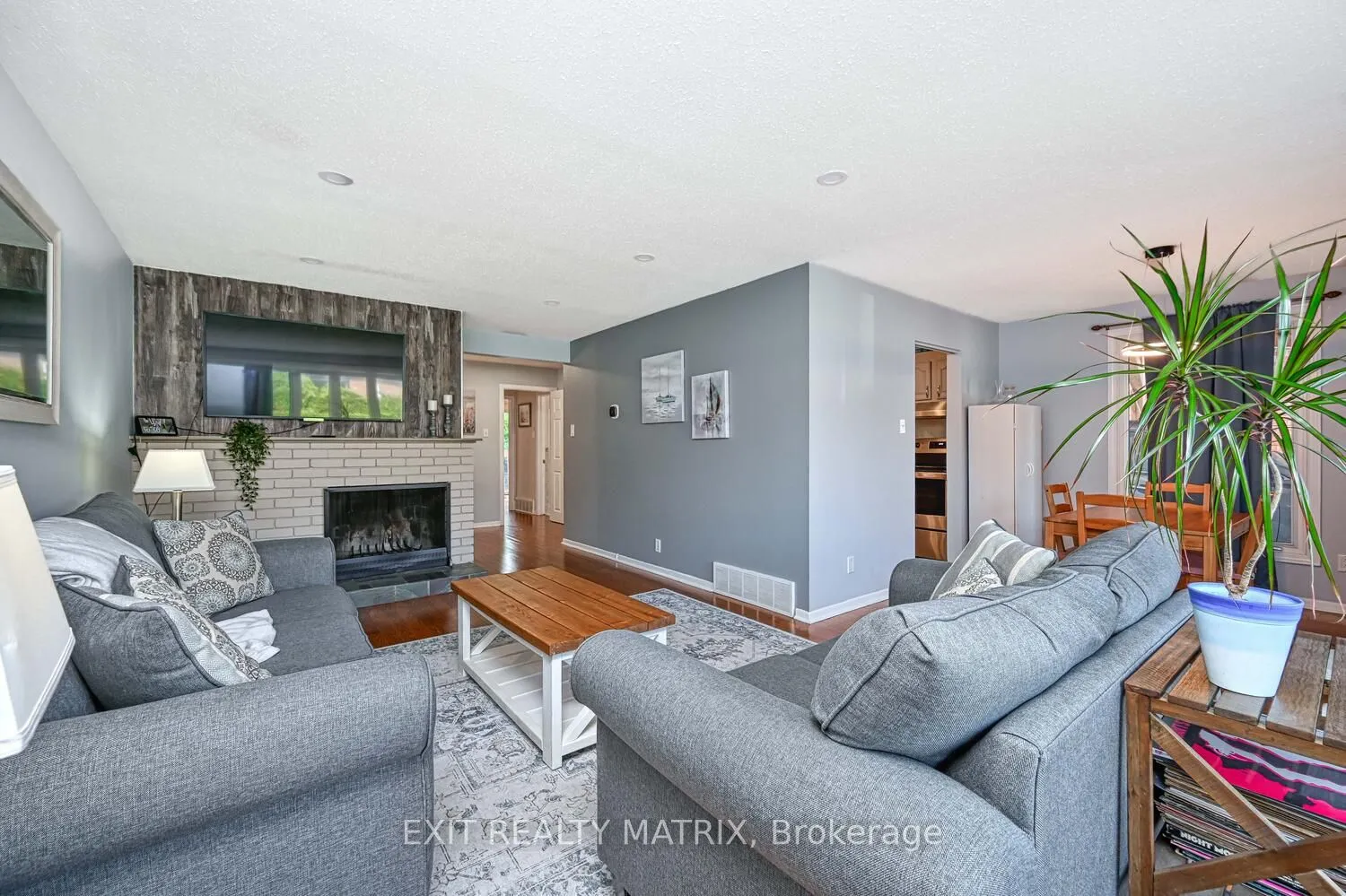 90 Chesterton Drive