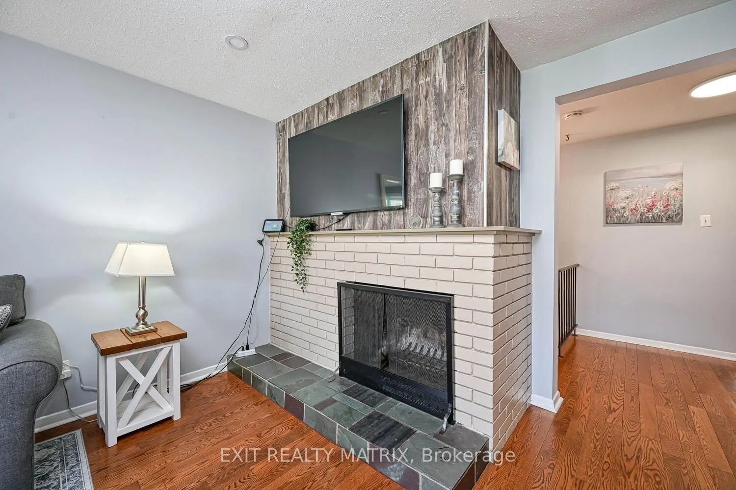 90 Chesterton Drive