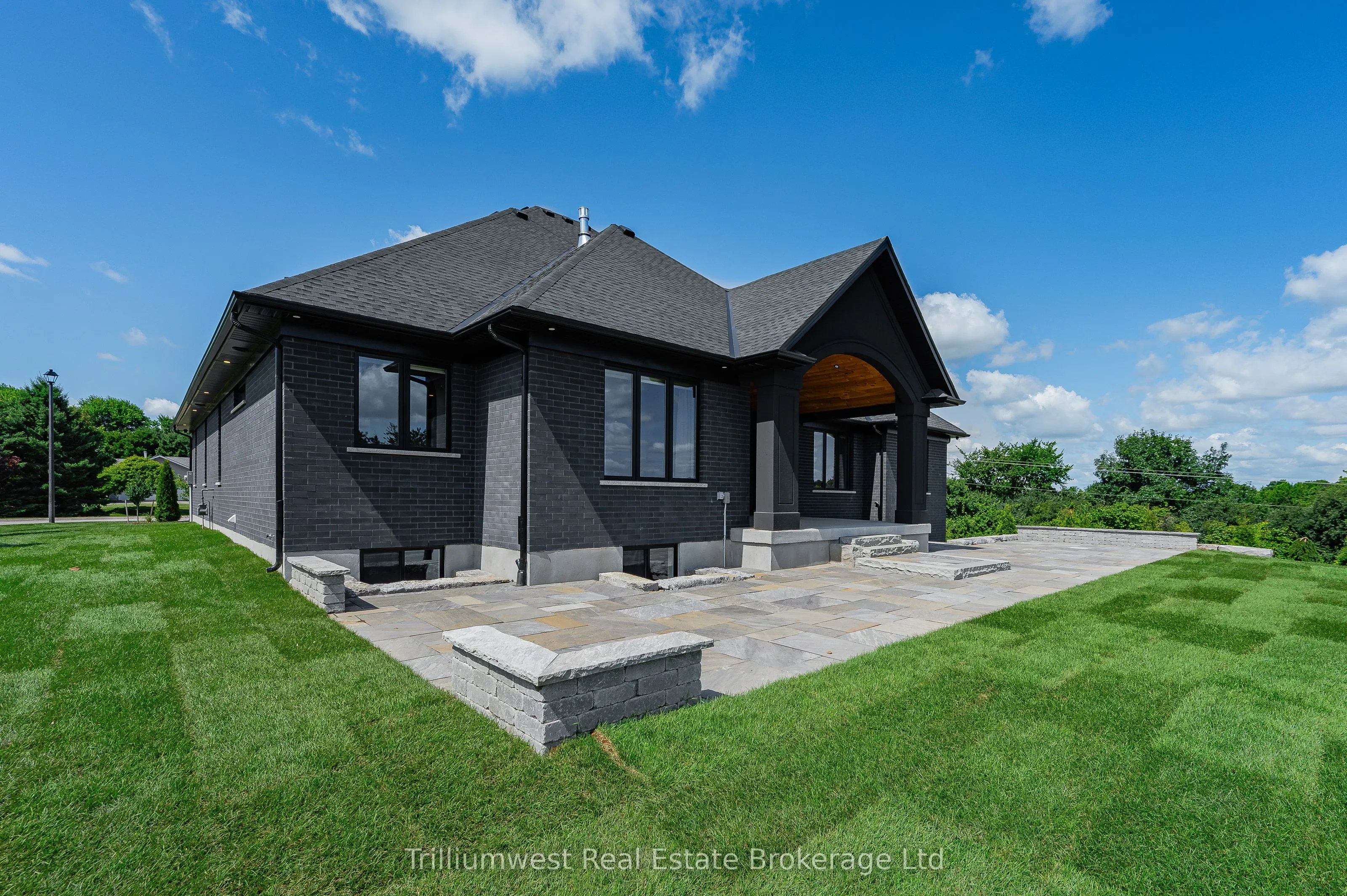 10 Inverhill Road