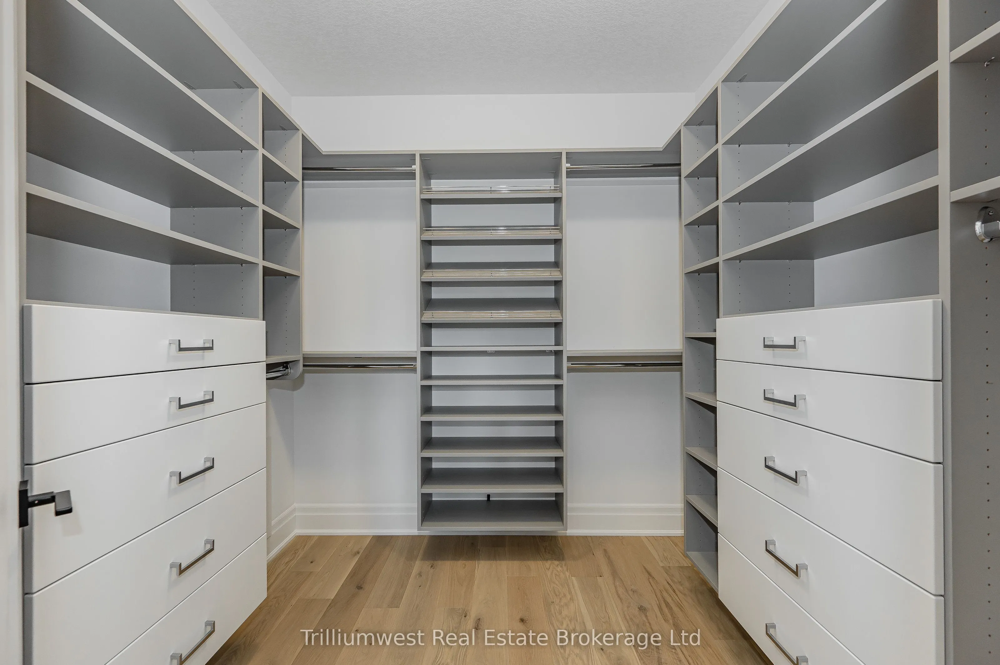 10 Inverhill Road