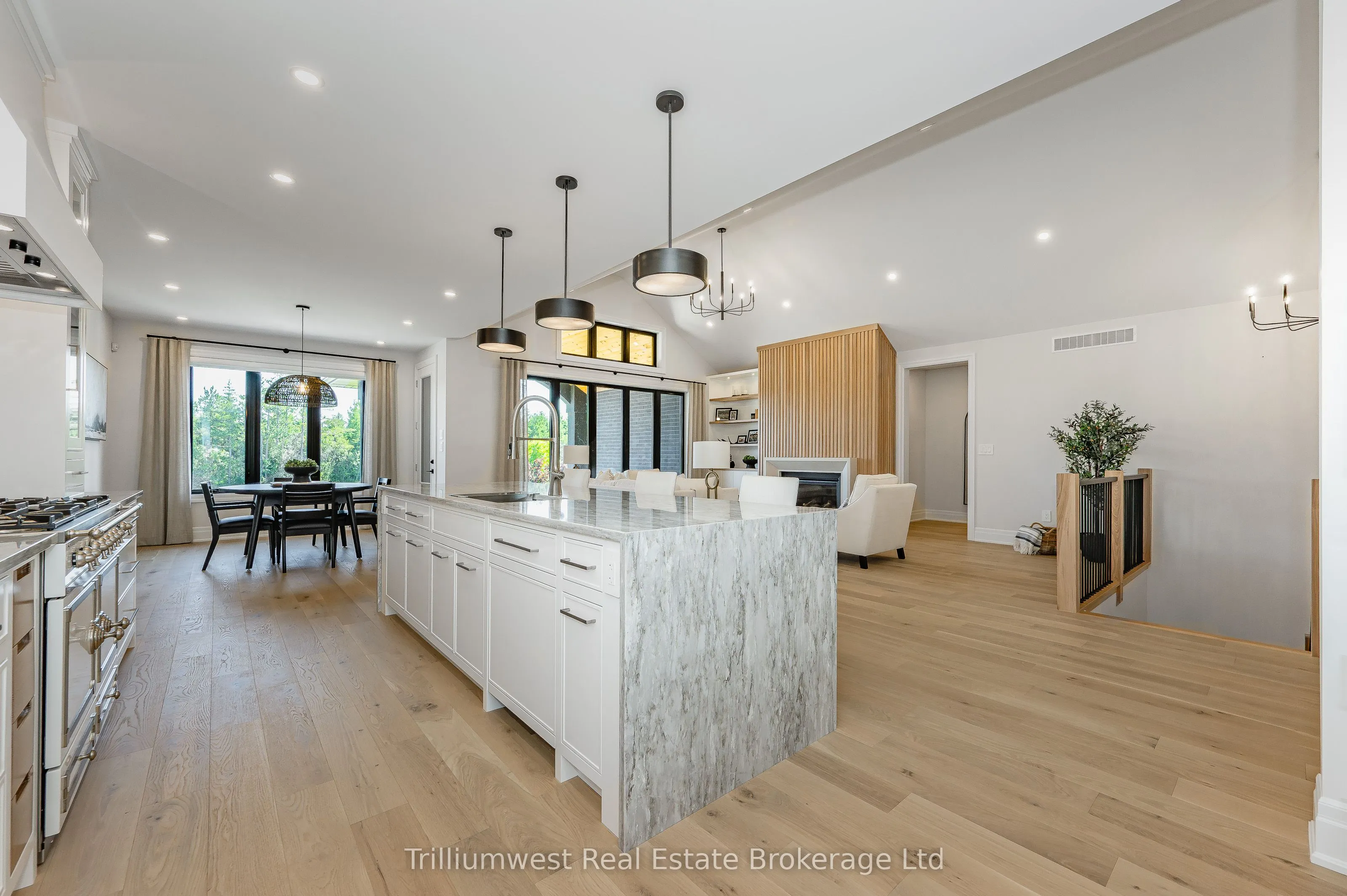 10 Inverhill Road