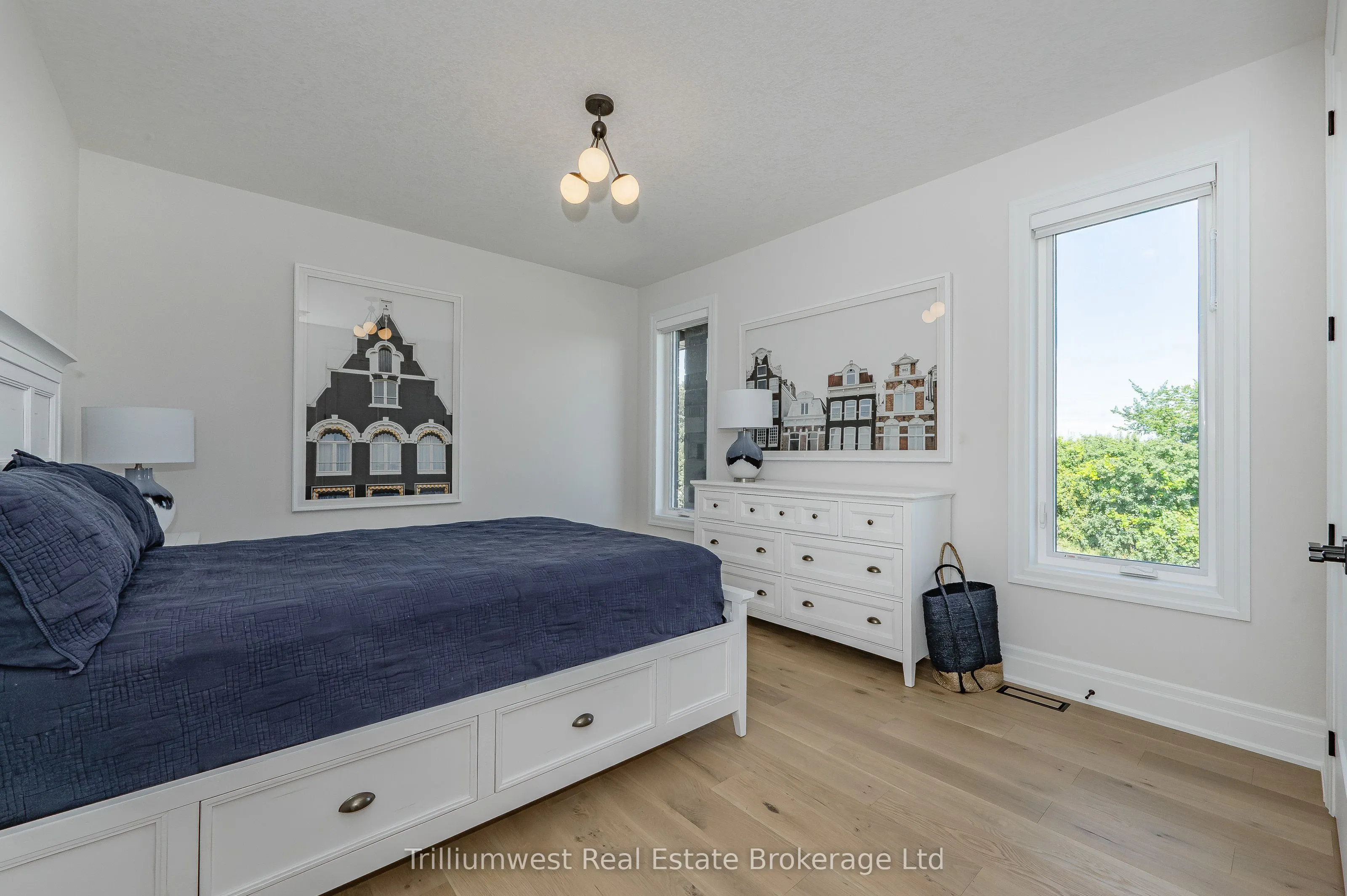 10 Inverhill Road