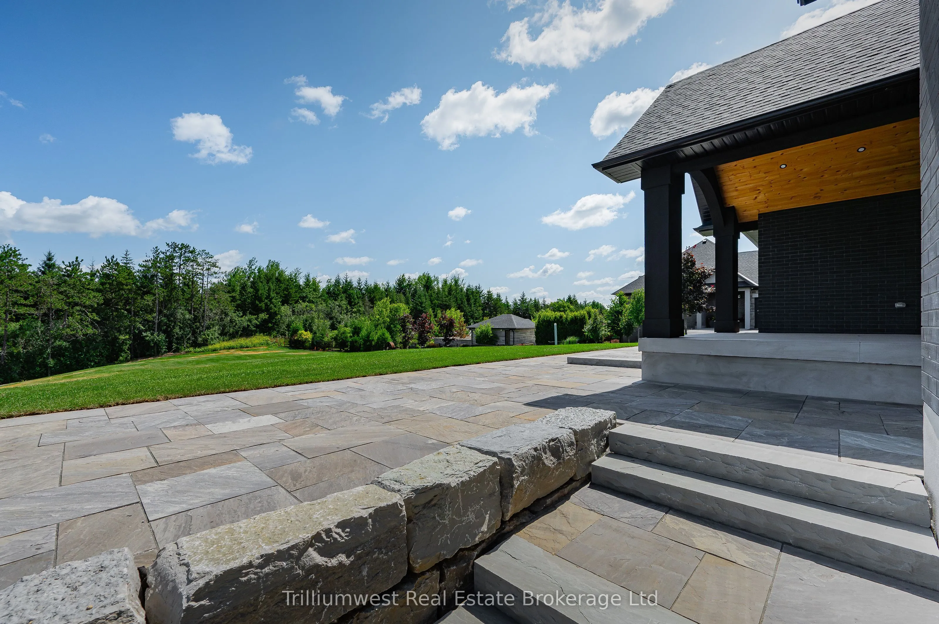 10 Inverhill Road