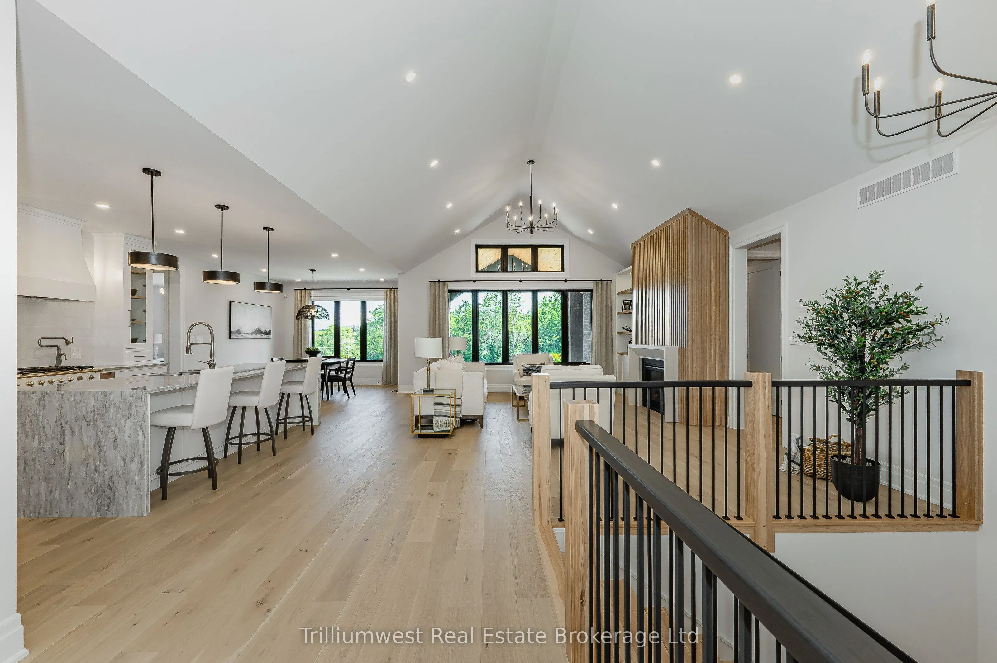 10 Inverhill Road