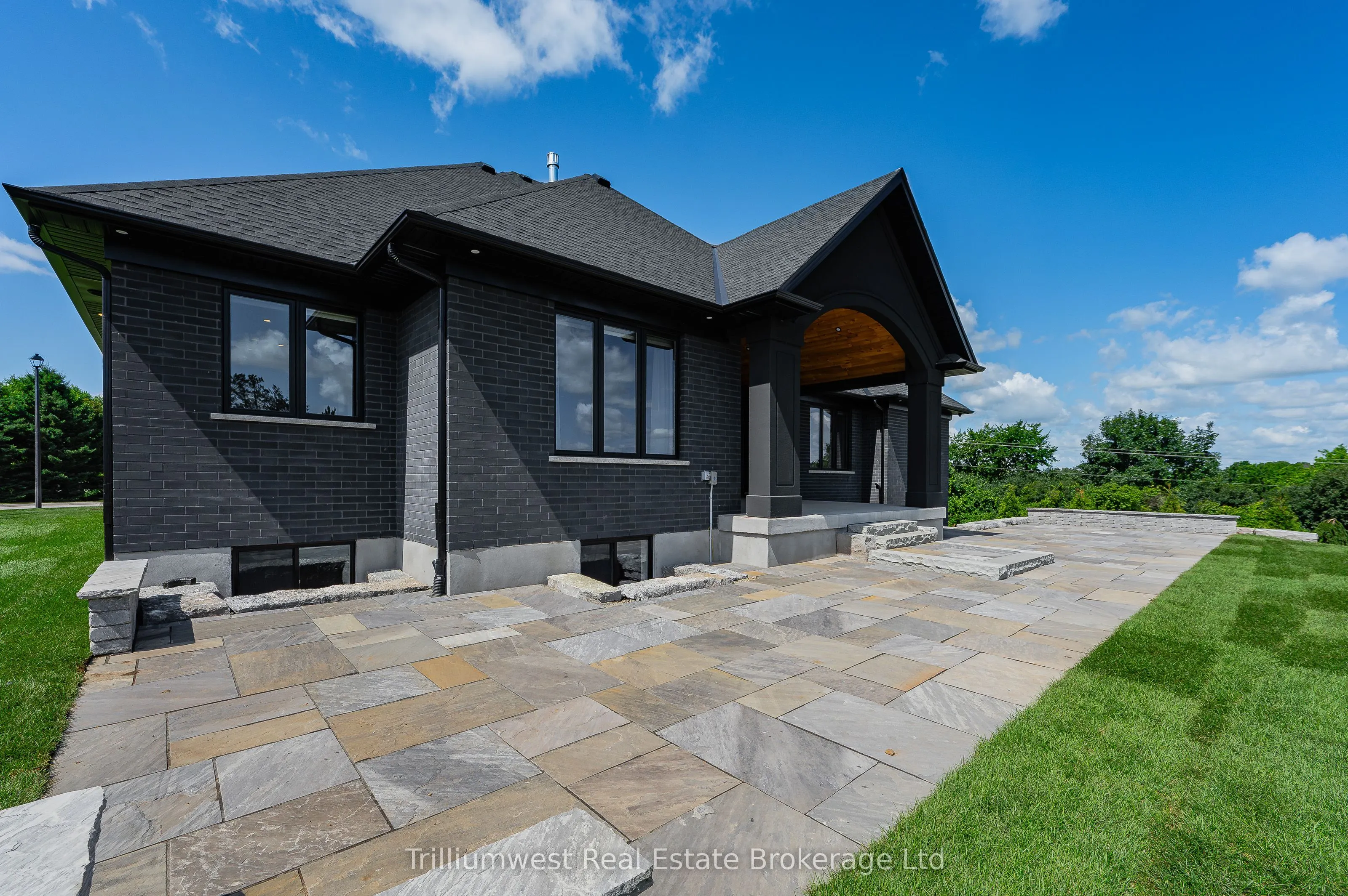10 Inverhill Road