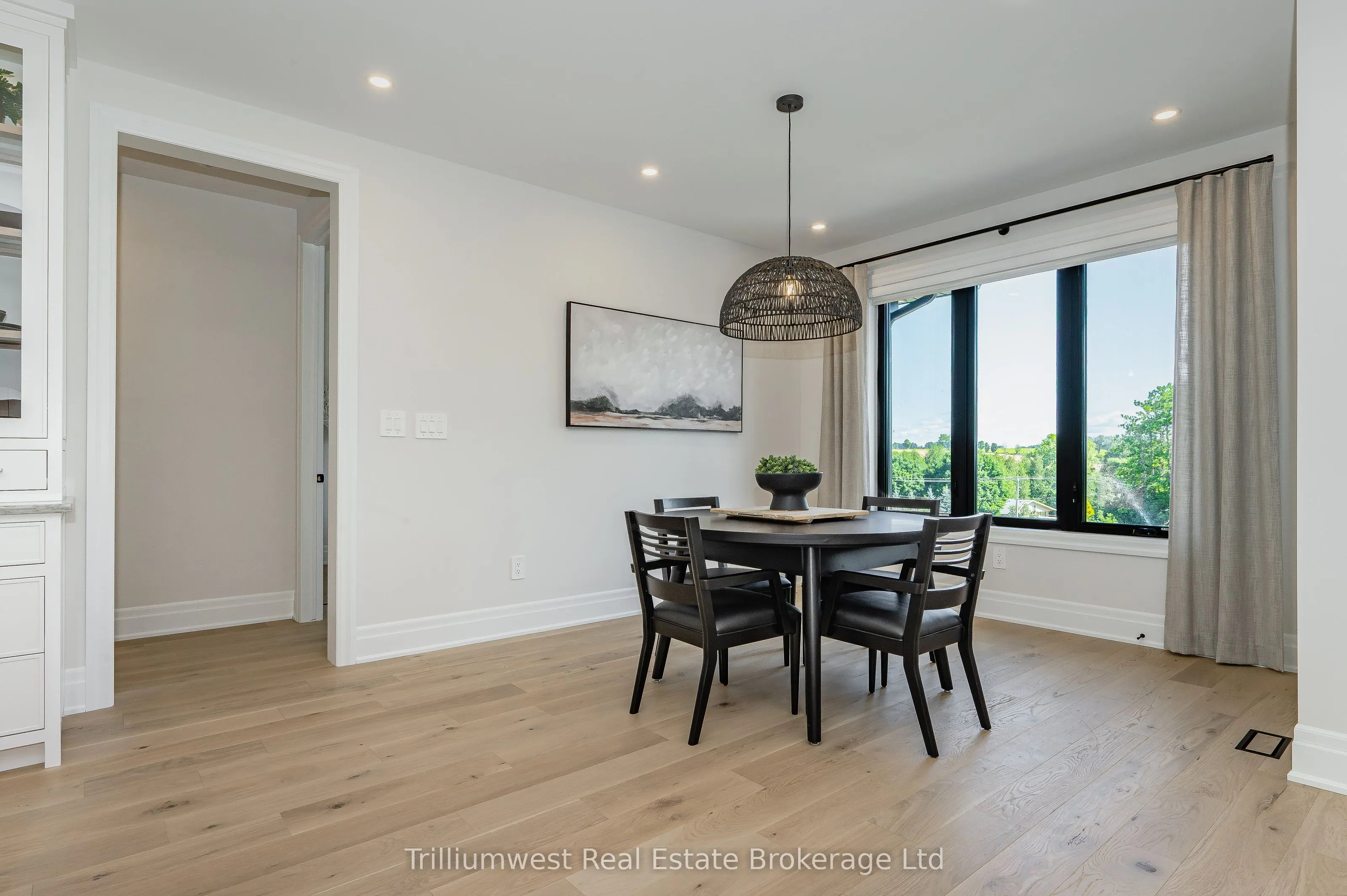 10 Inverhill Road
