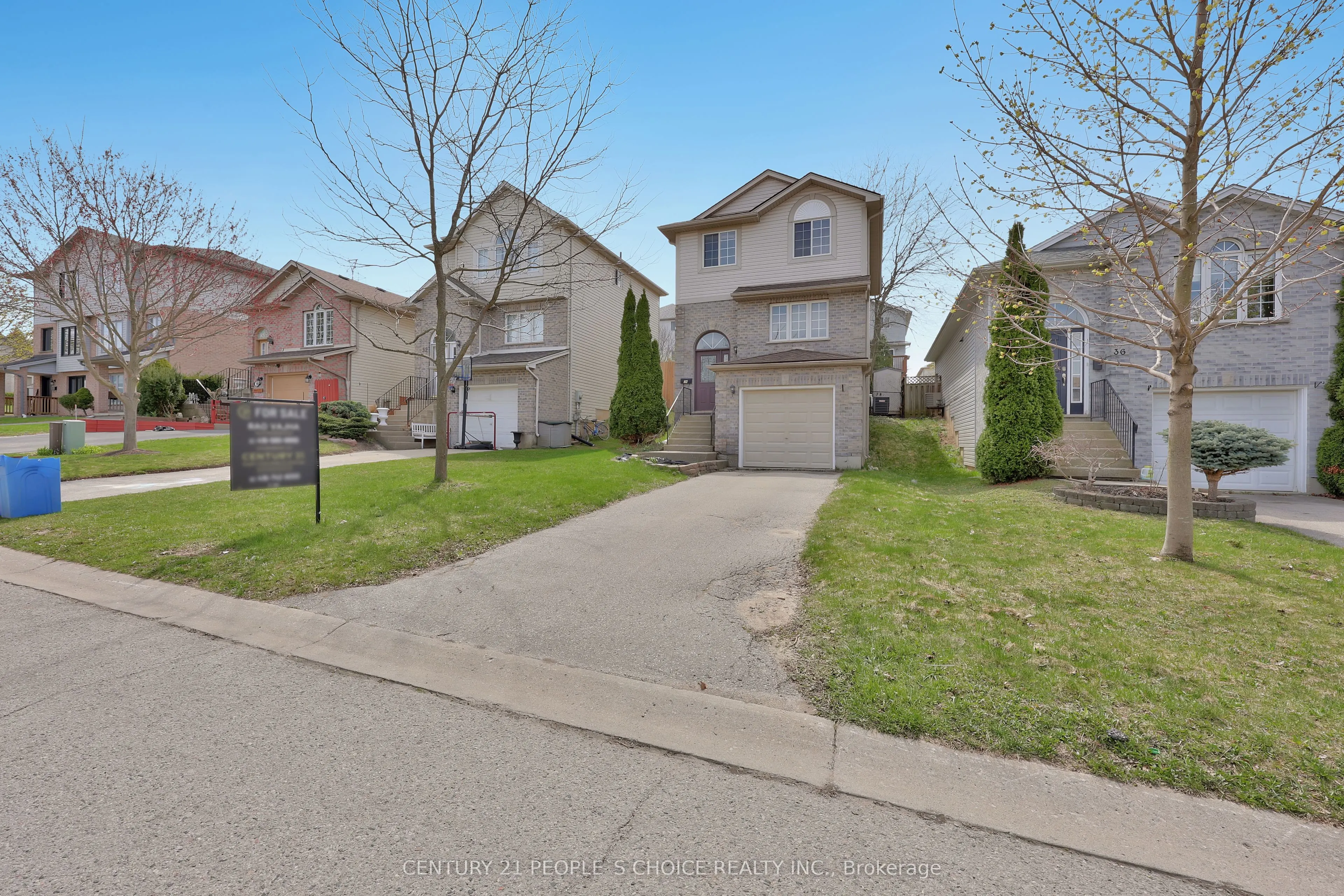 34 PHAIR Crescent