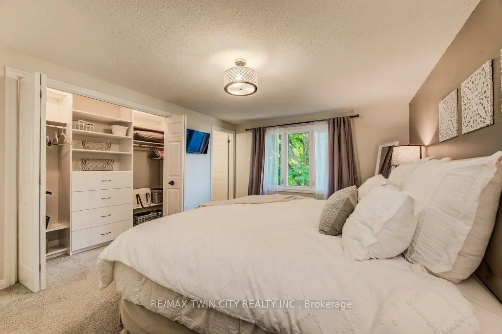 466 Kingsford Place