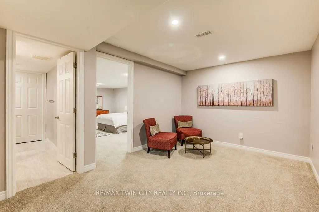 466 Kingsford Place