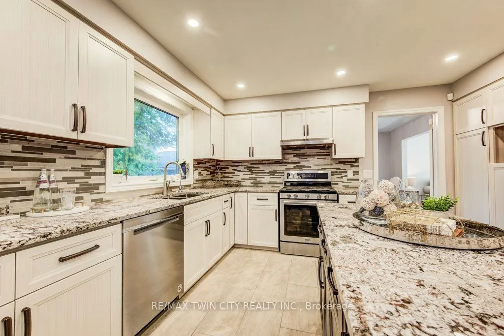 466 Kingsford Place