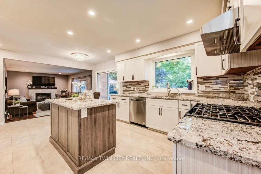 466 Kingsford Place