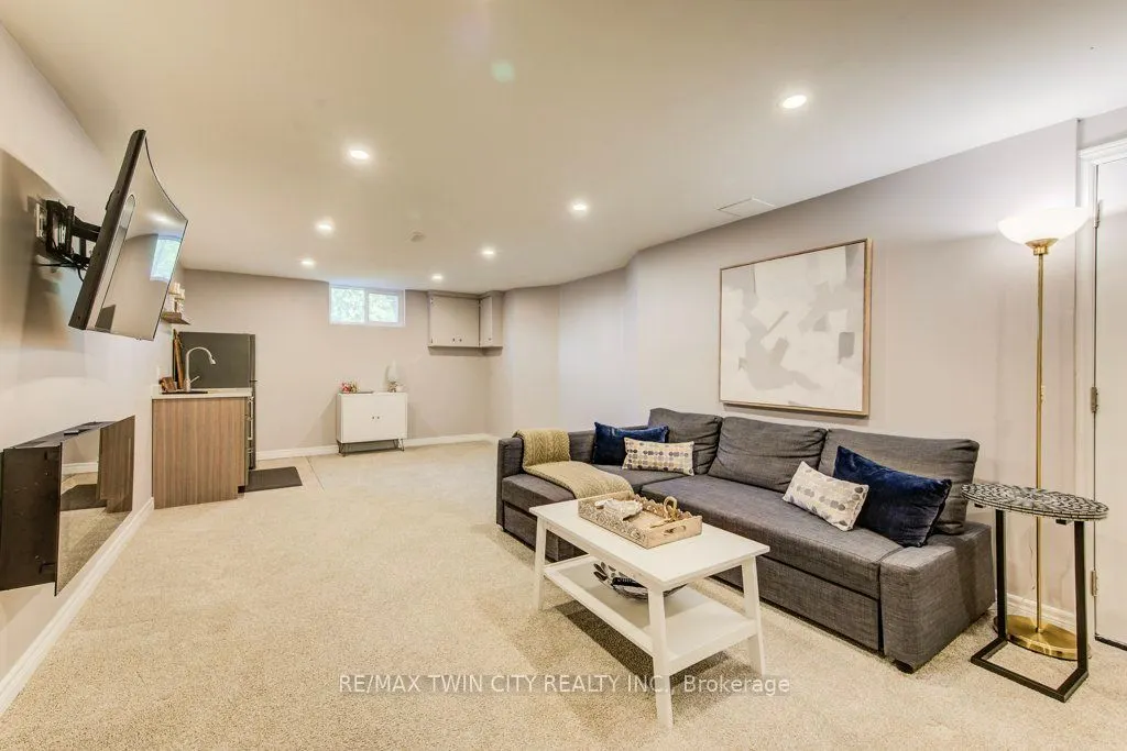 466 Kingsford Place