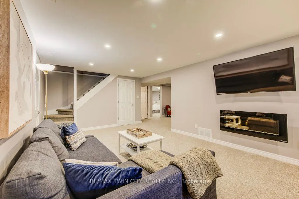 466 Kingsford Place
