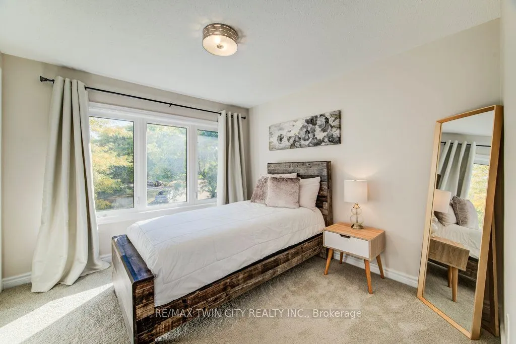 466 Kingsford Place