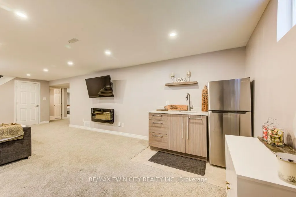 466 Kingsford Place