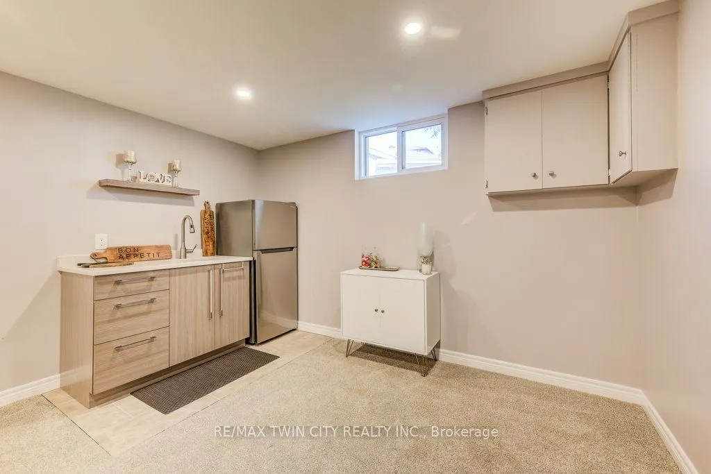 466 Kingsford Place