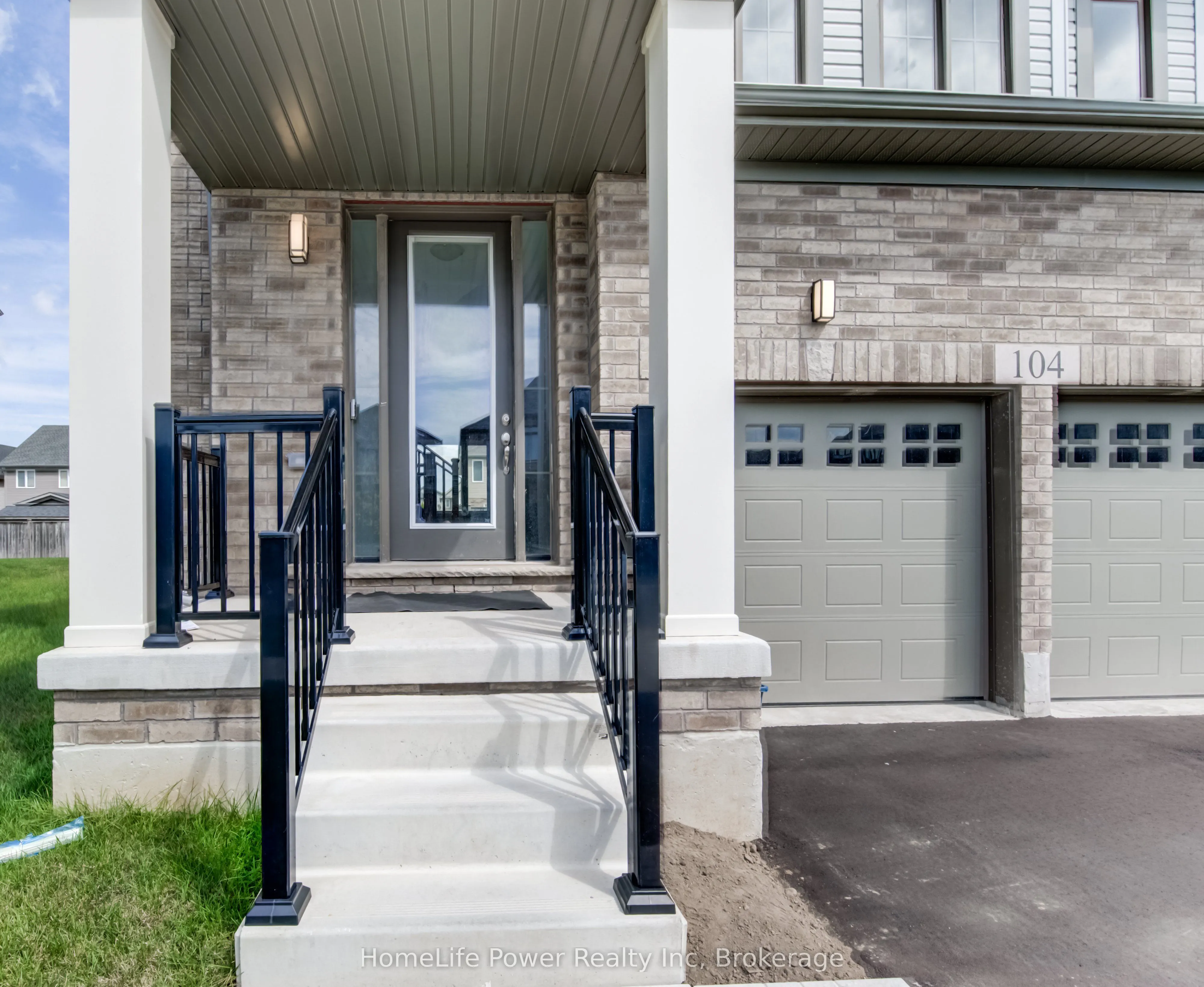 104 BLACKLOCK Street